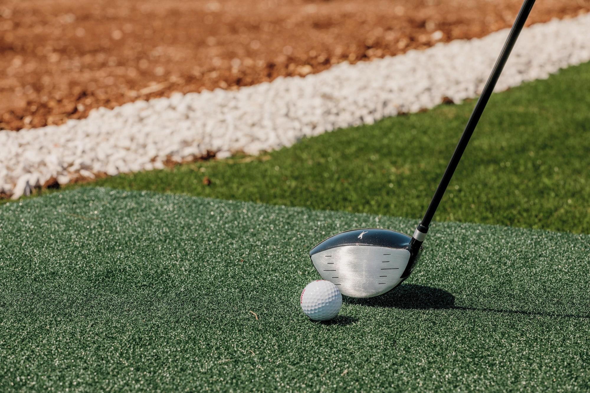 Campo de Golf Meneghetti Wine Hotel and Winery