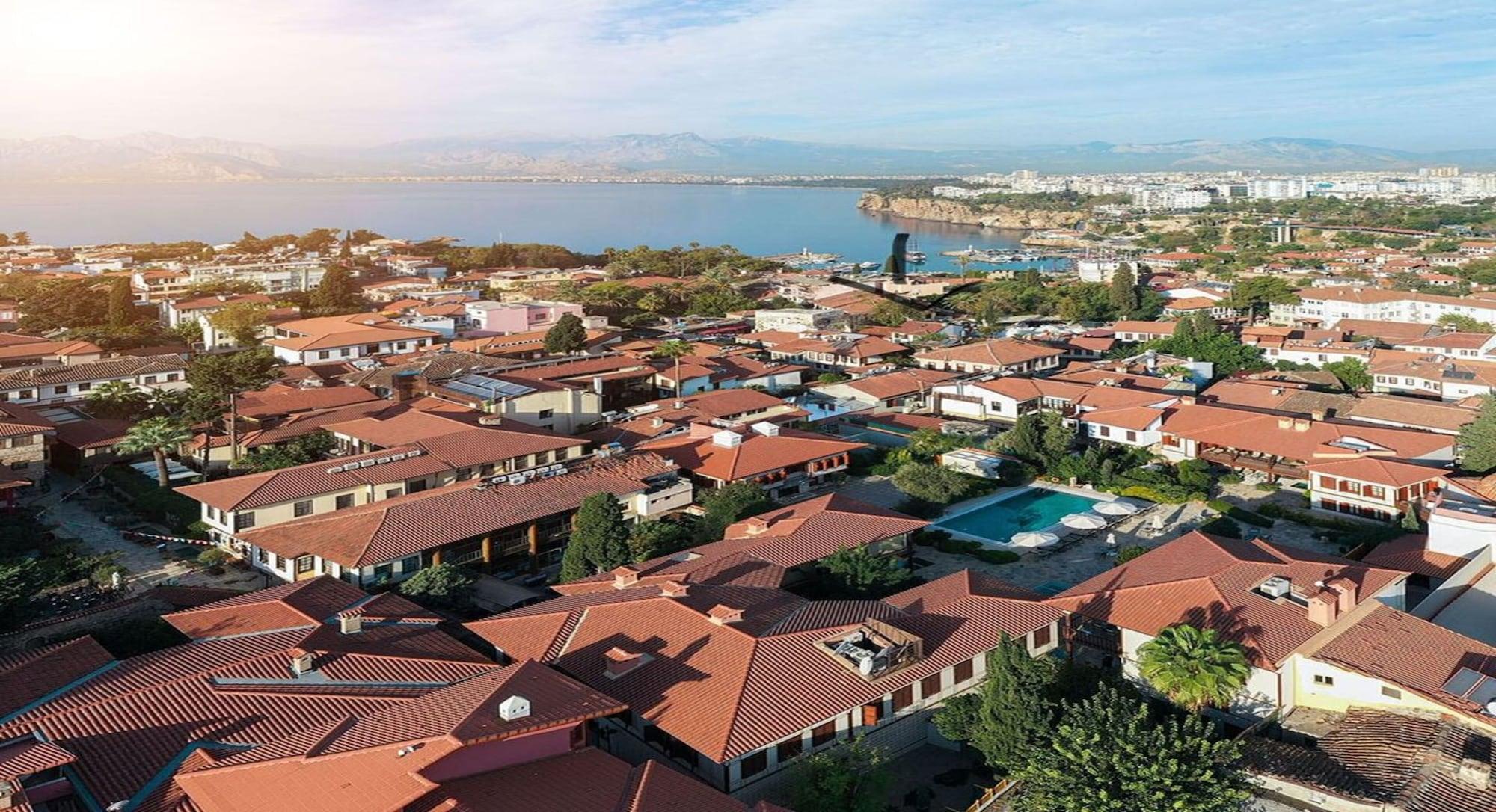 Vista Exterior Hadrianus Hotel