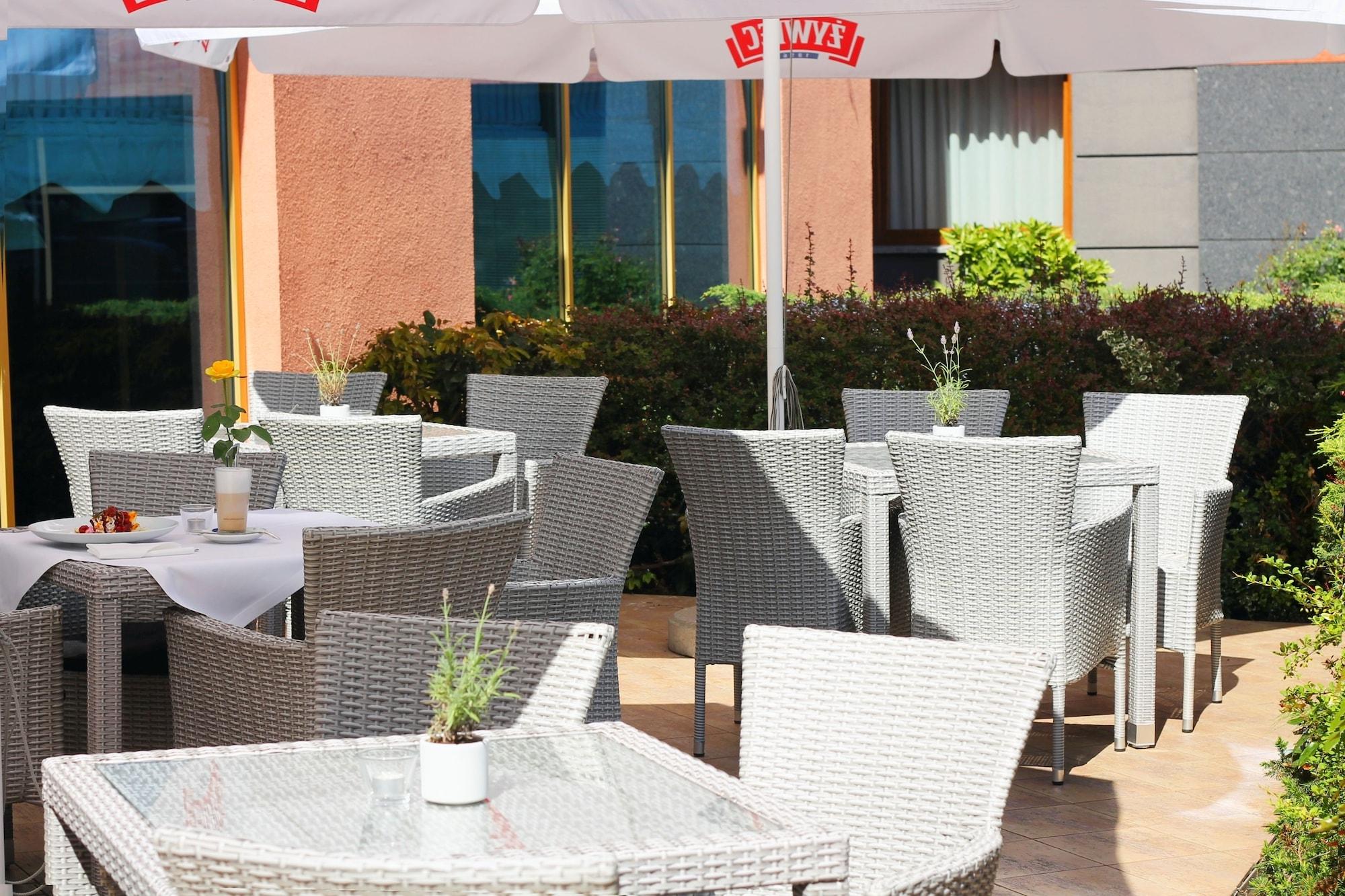 Vista Exterior Business Hotel Vega