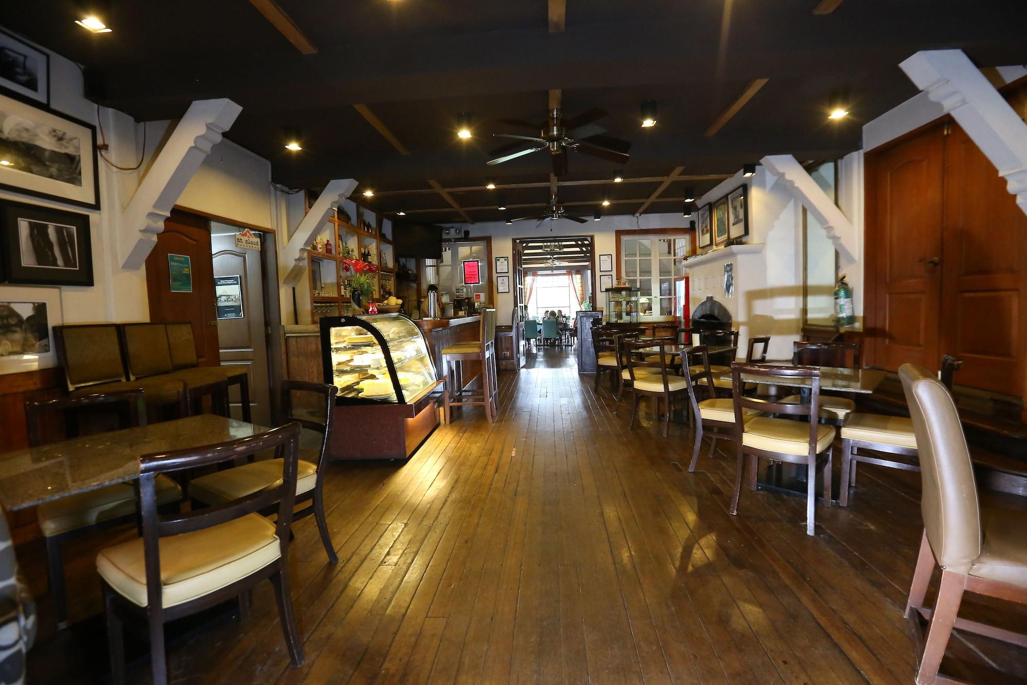 Bar/Salón Casa Vallejo Hotel Baguio