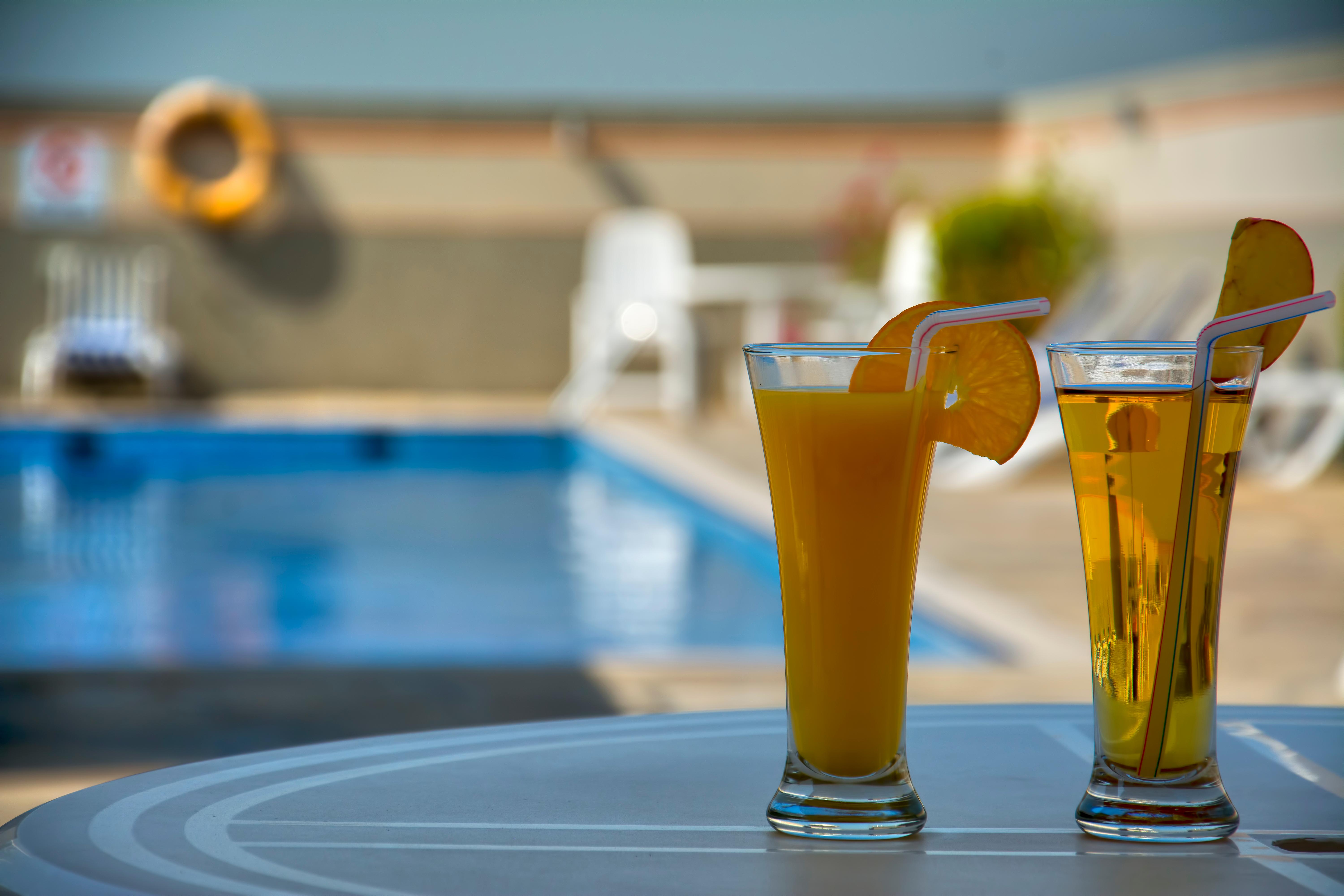 Vista Piscina Rose Garden Apt Al Barsha