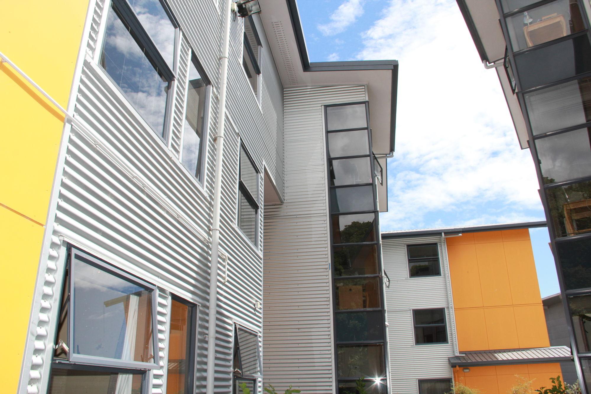 Vista Exterior Nikau Apartments