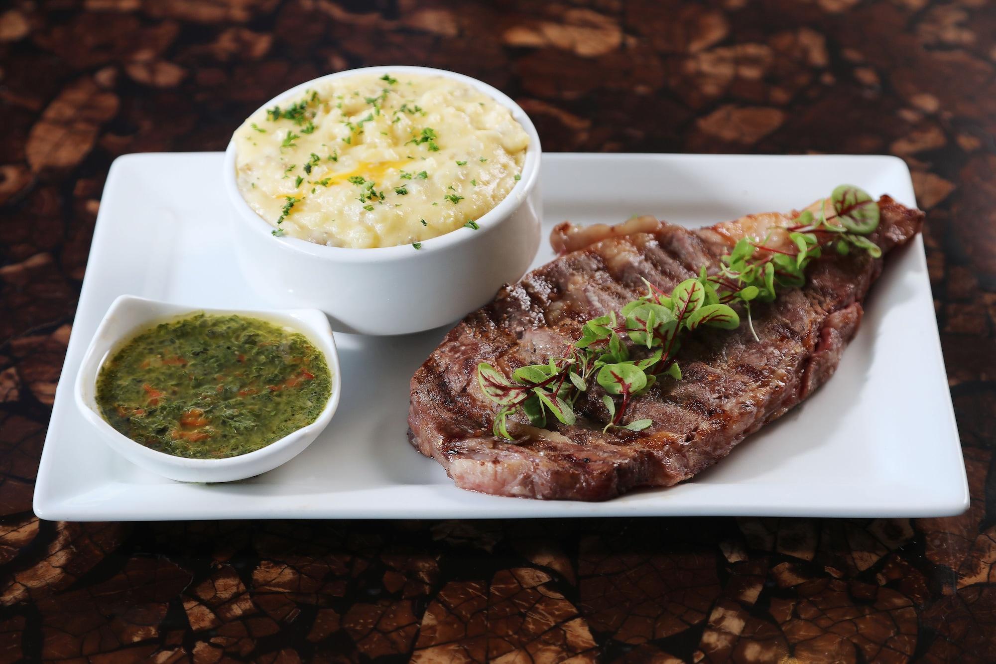 Restaurant Courtyard by Marriott Panama Multiplaza Mall