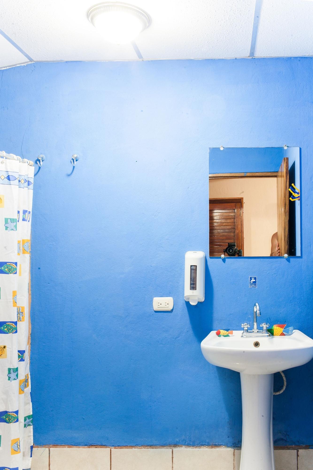 Baño Hotel Hamacas Astillero