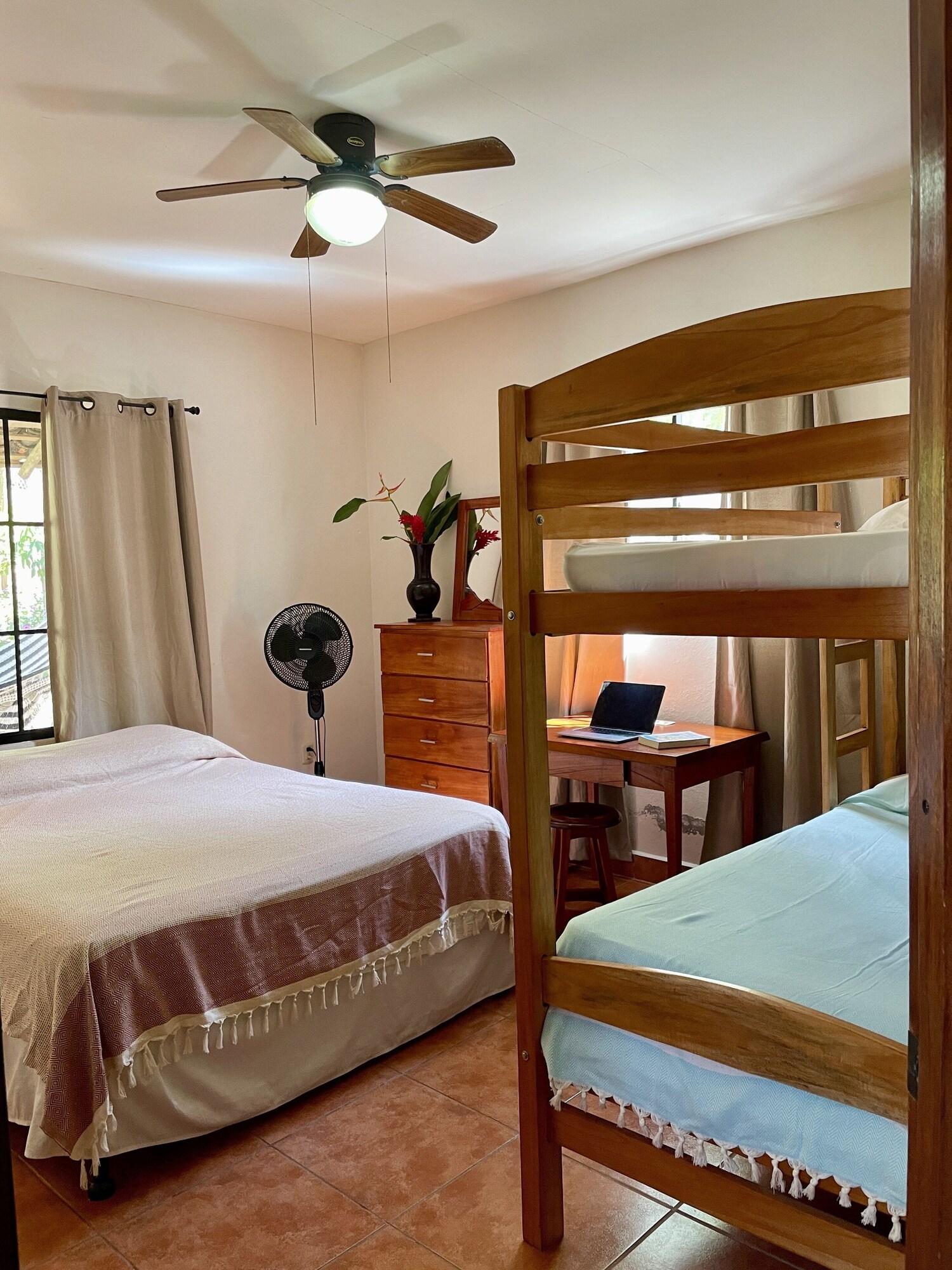 Habitación Casa Girasol Hospedaje y Tours