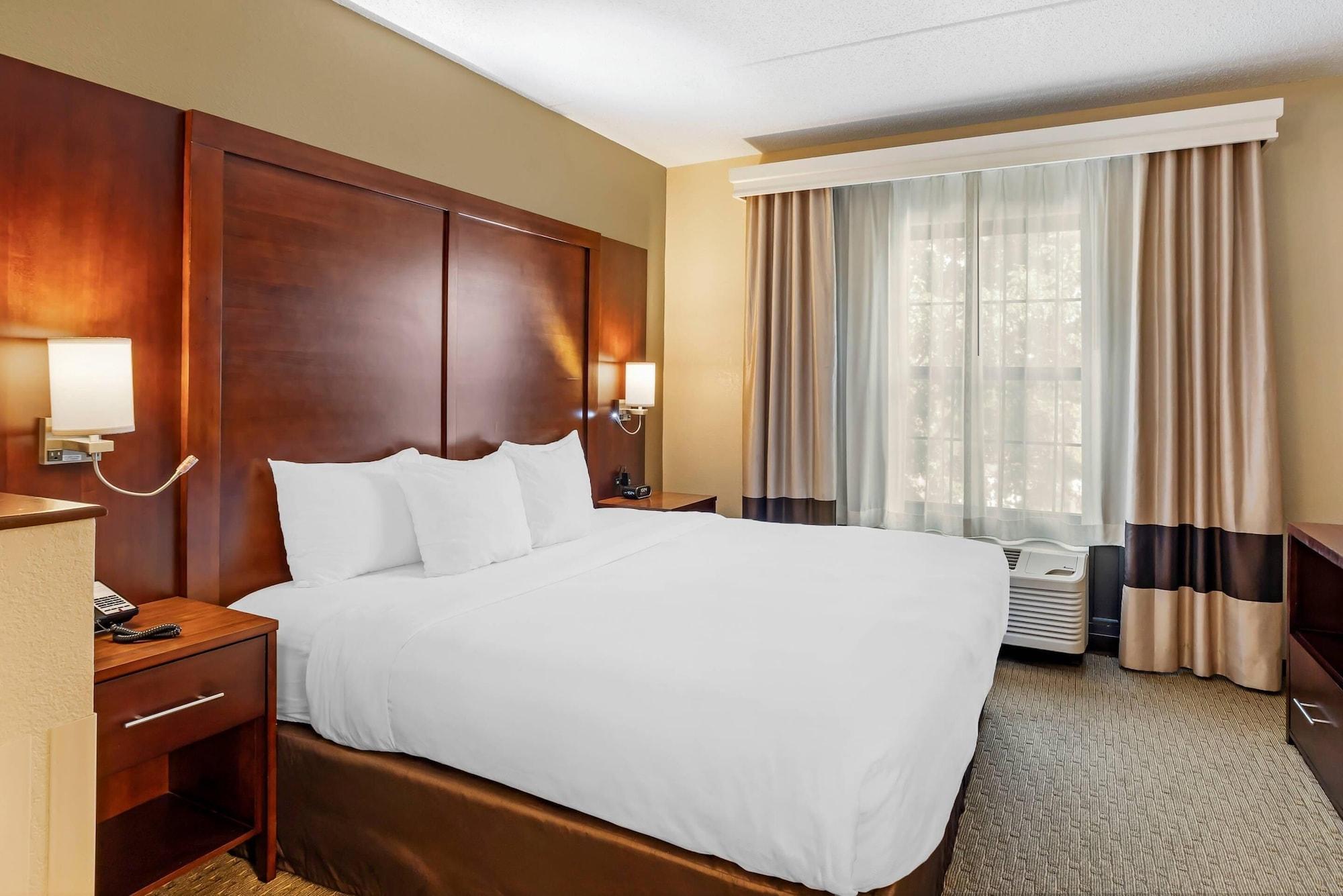 Habitación Comfort Suites State College near Penn State