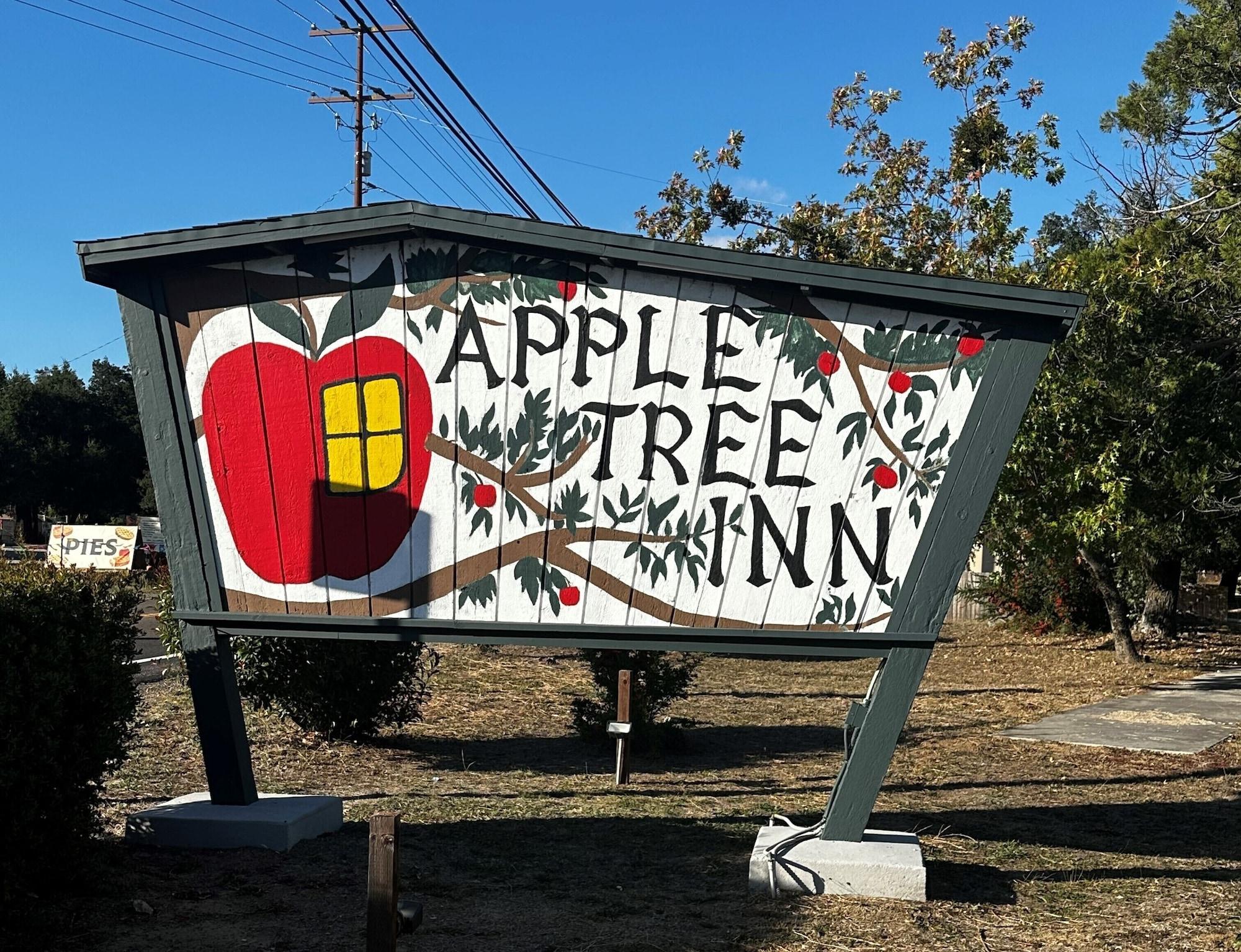 Varios Apple Tree Inn