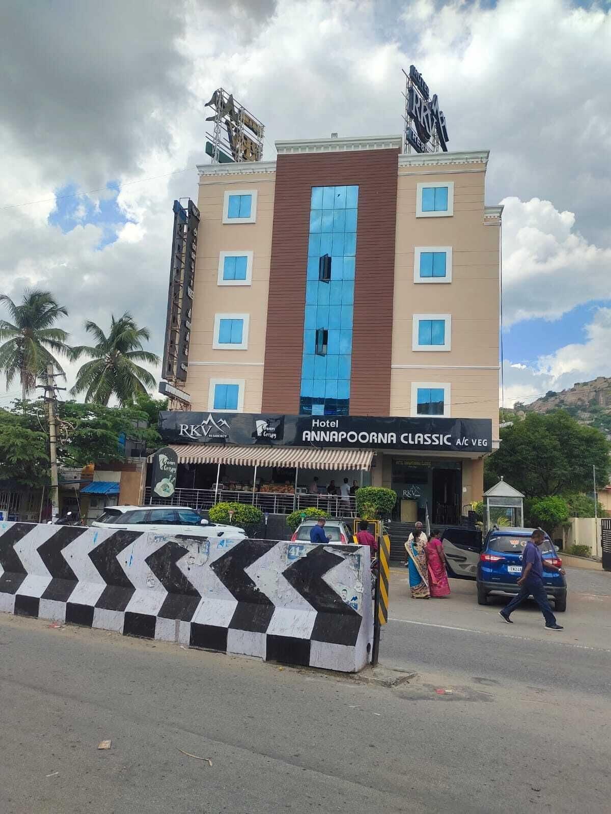 Vista Exterior Hotel RKV Residency