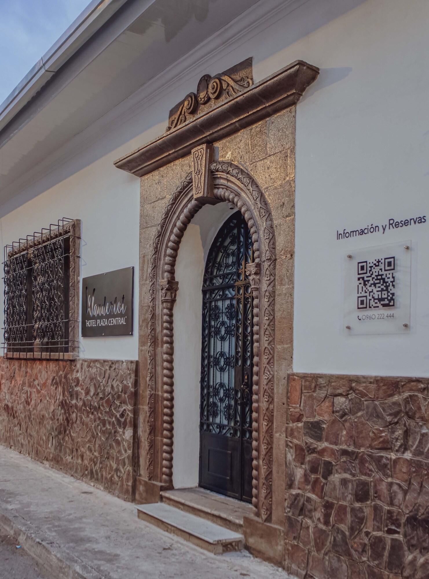 Vista Exterior Wanderlot- Hotel Plaza Central