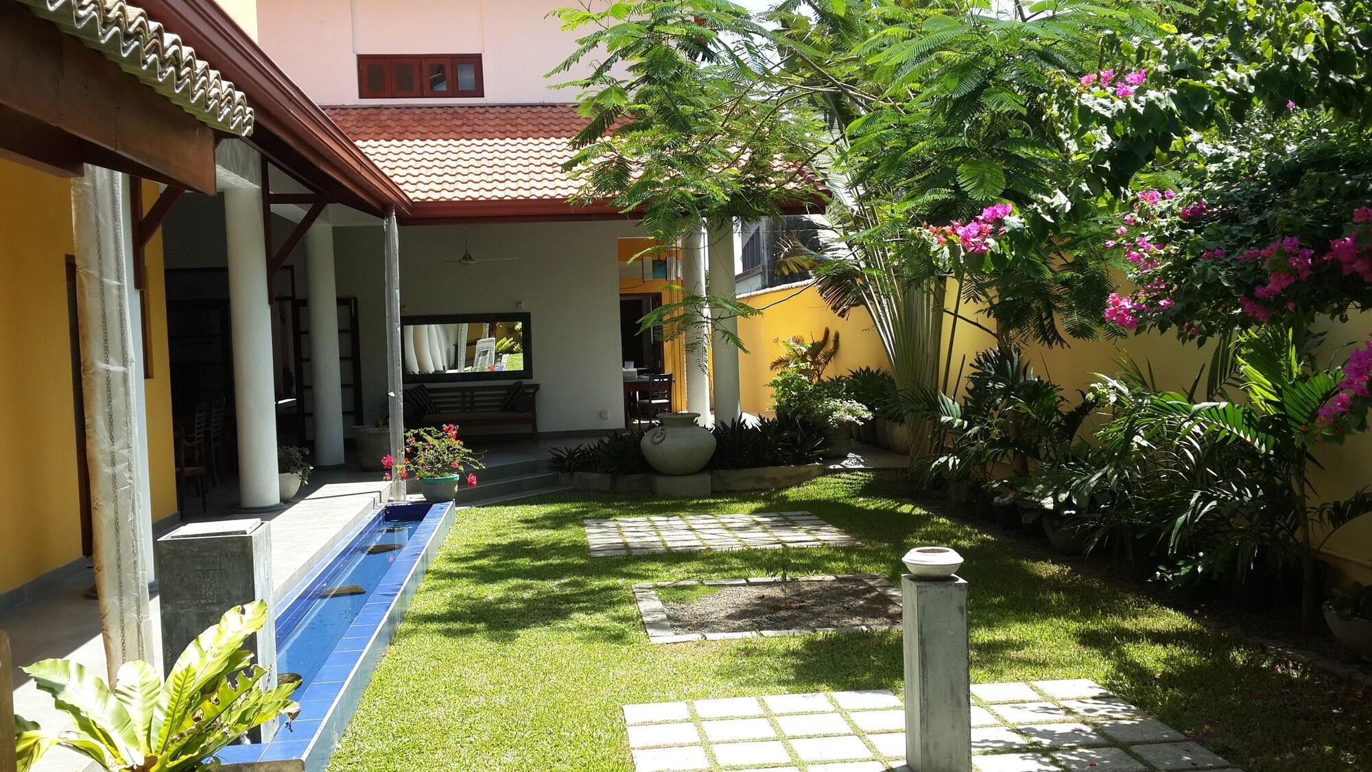 Vista Exterior Imagine Villa Hotel