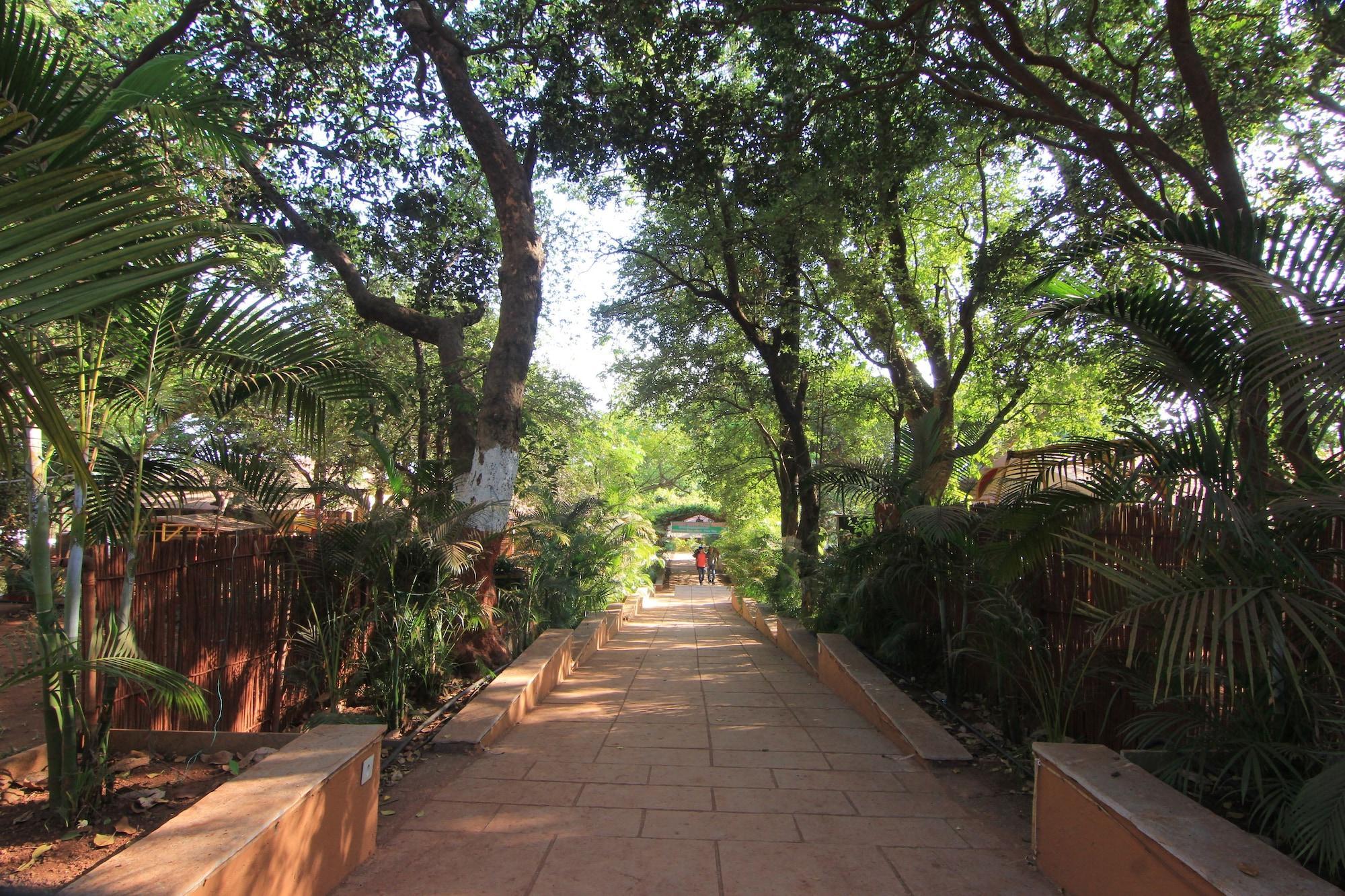 Vista Lobby Gujarat Bhavan Hotel