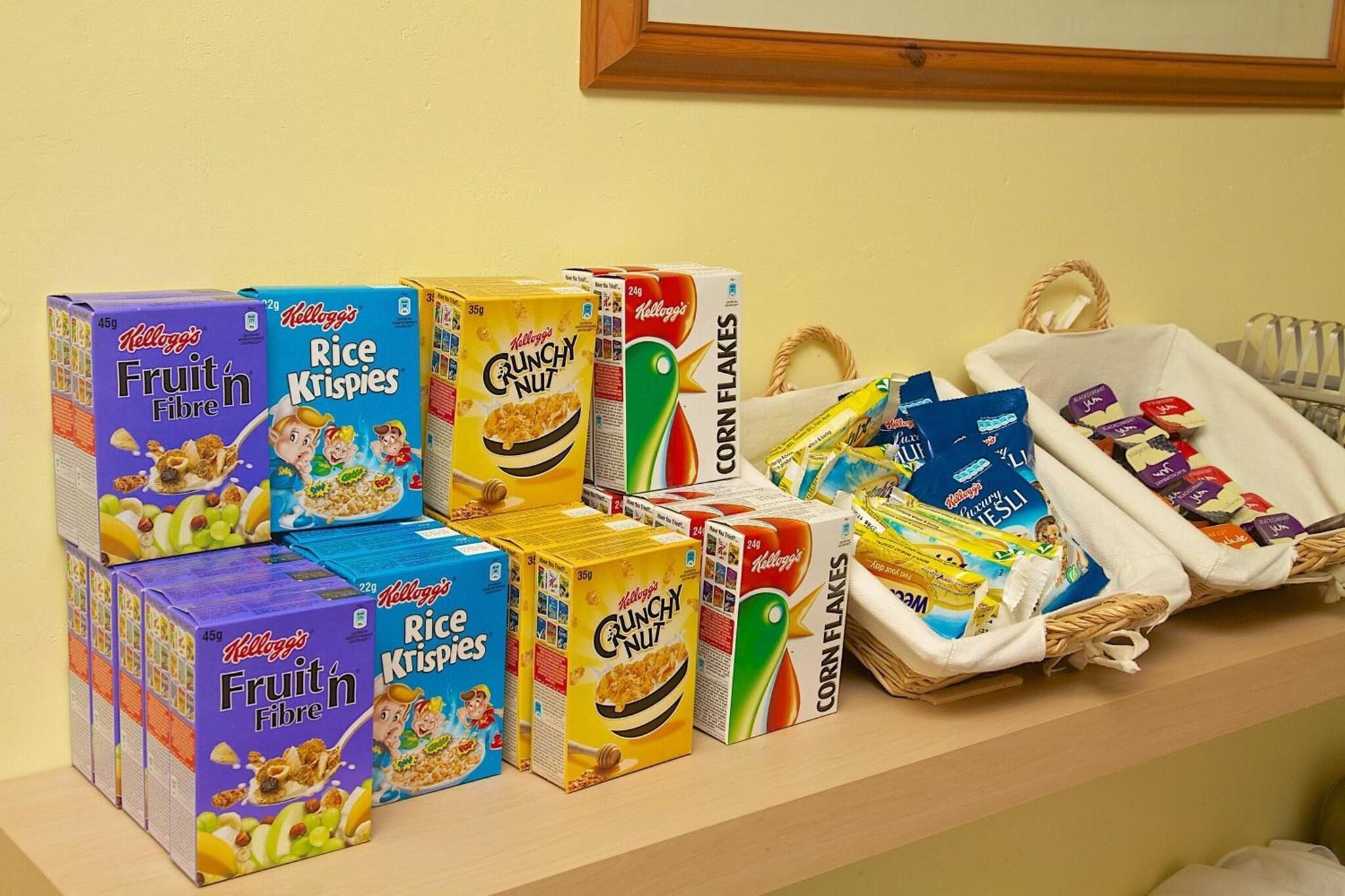 Vista Lobby Palm Court