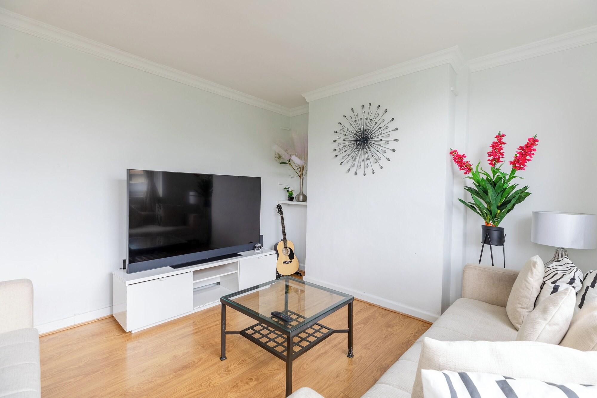 Set de Habitación 3 Bed Flat, Dedicated Workspace, Parking, 4KTV