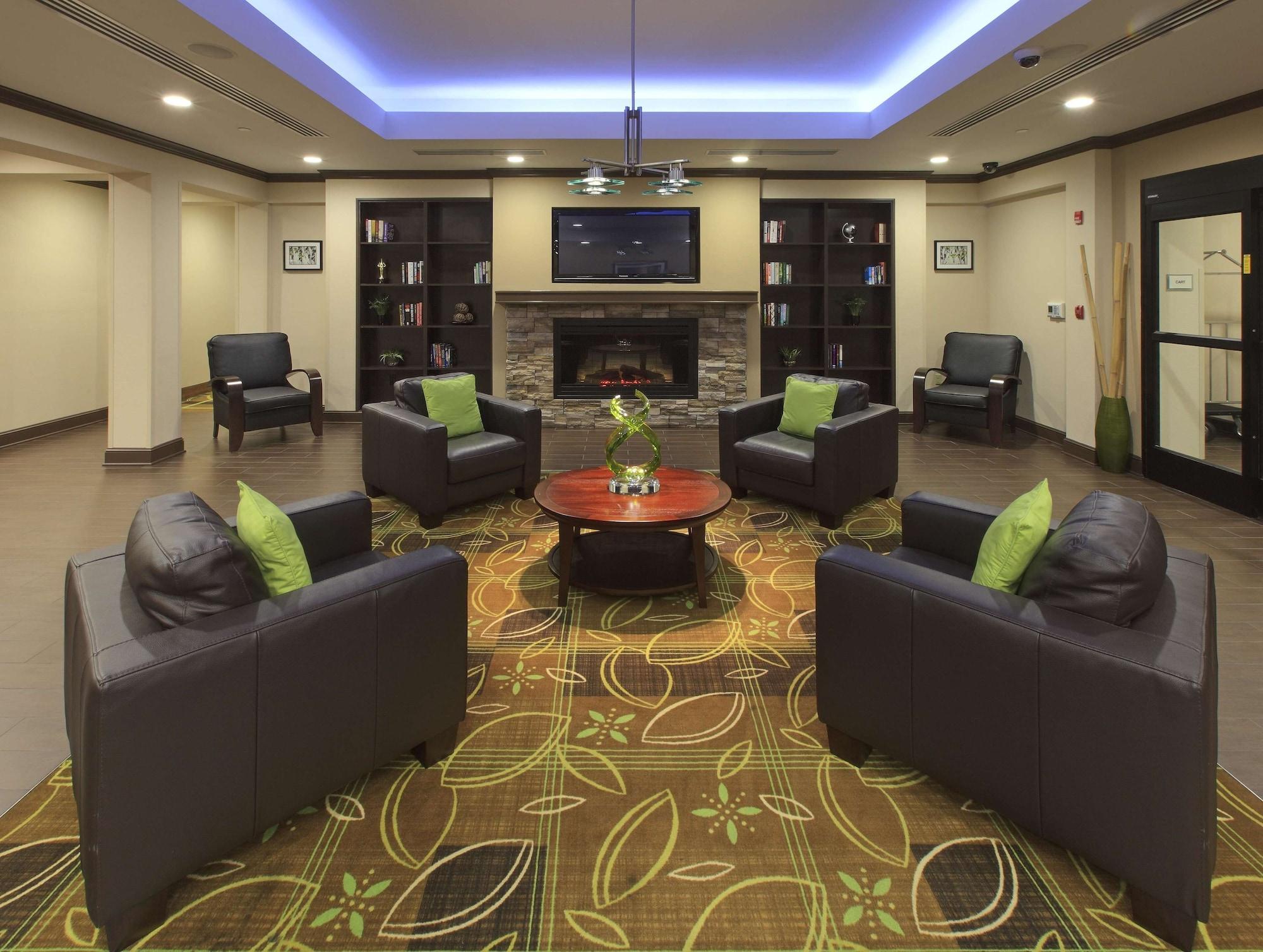Vista Lobby La Quinta Inn & Suites by Wyndham Memphis Wolfchase
