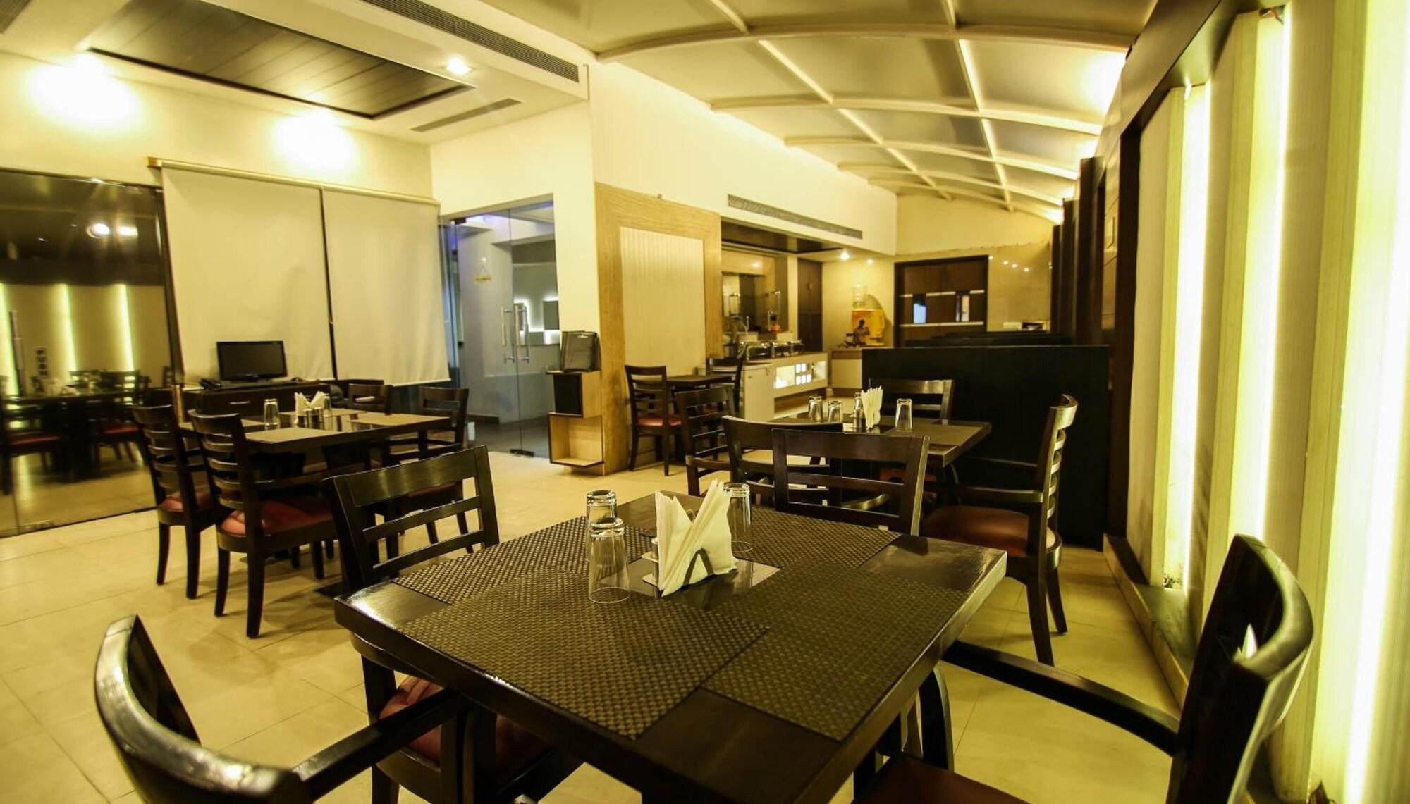 Restaurant The Prime Balaji Deluxe @ New Delhi Railway Station
