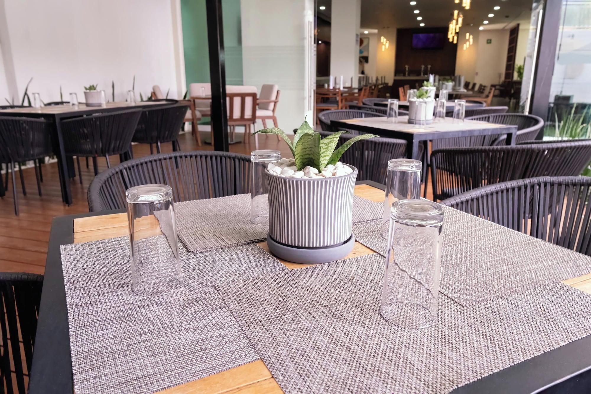 Restaurant Holiday Inn Uruapan by IHG