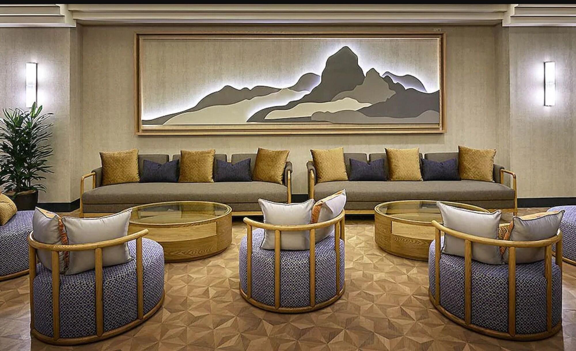 Vista Lobby ANA Crowne Plaza Resort Okinawa Uruma Hills by IHG