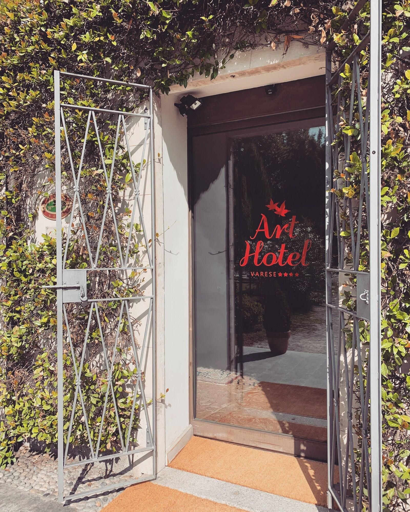 Vista Exterior Art Hotel Varese