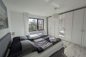 Alquiler Vacacional - Neu Möbliert! Voll Ausgestattete Business Wohnung mit Balkon und Carport