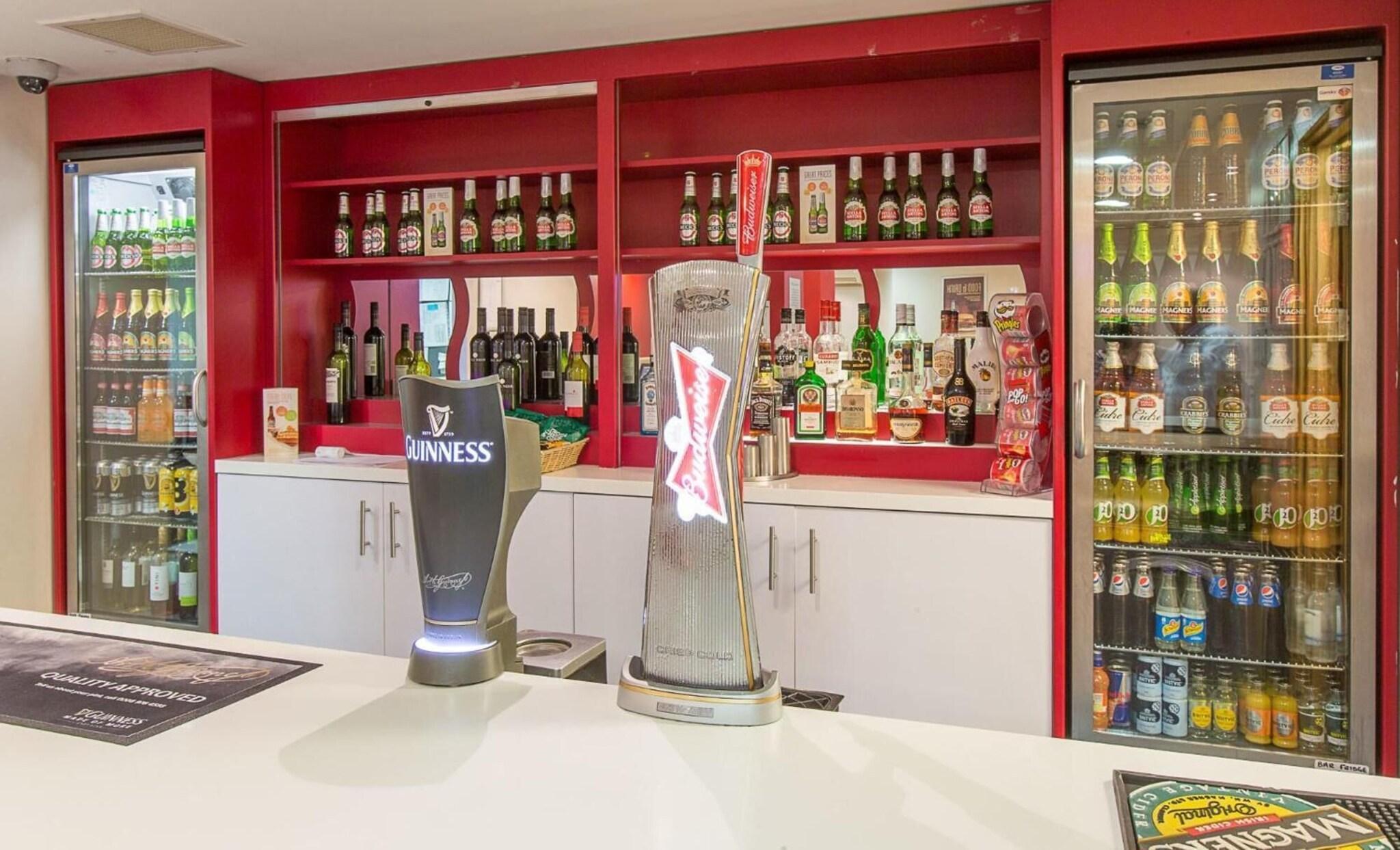 Bar/Salón Redwings Lodge Wolverhampton
