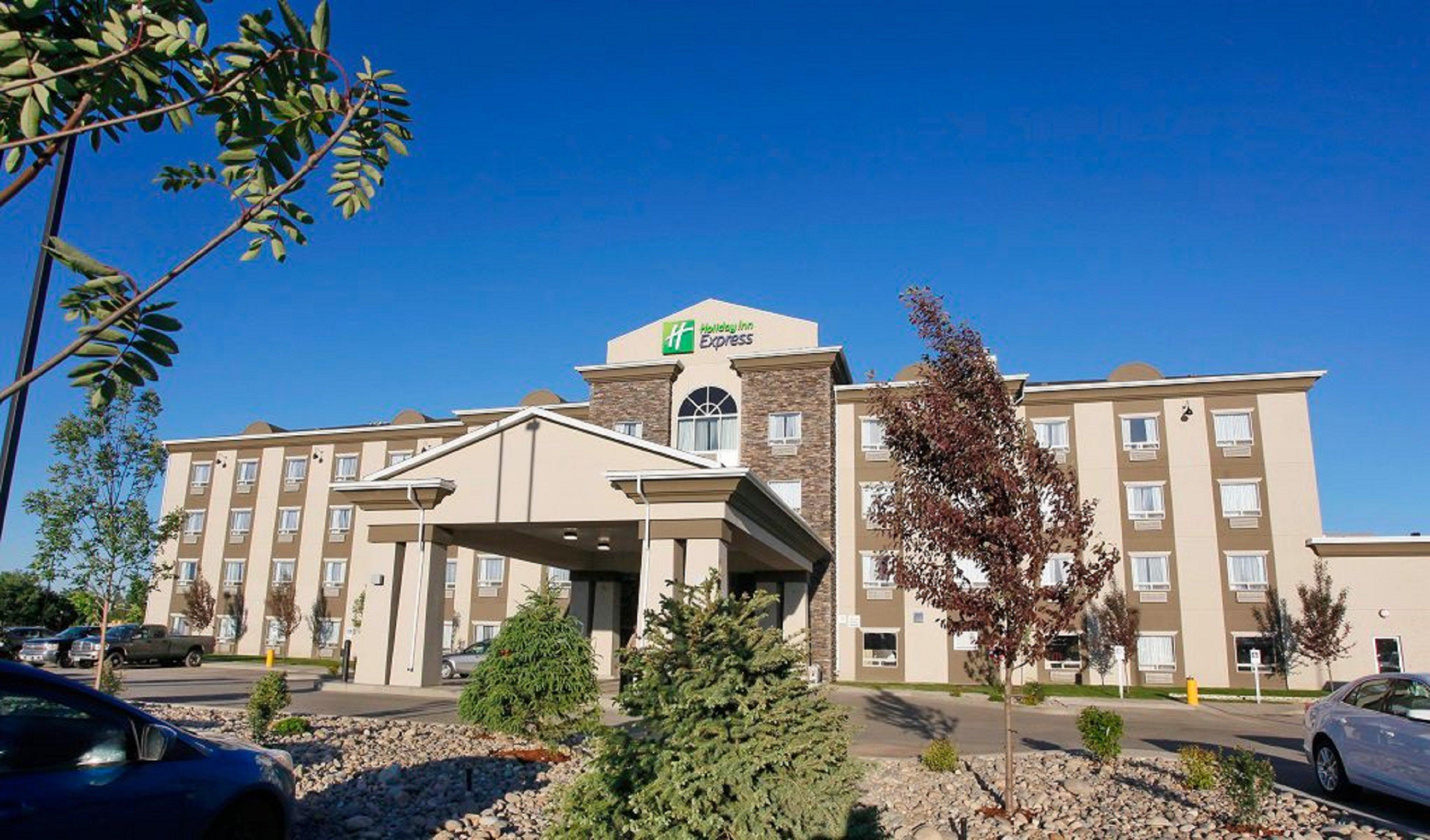 Vista Exterior Holiday Inn Express Fort St John by IHG