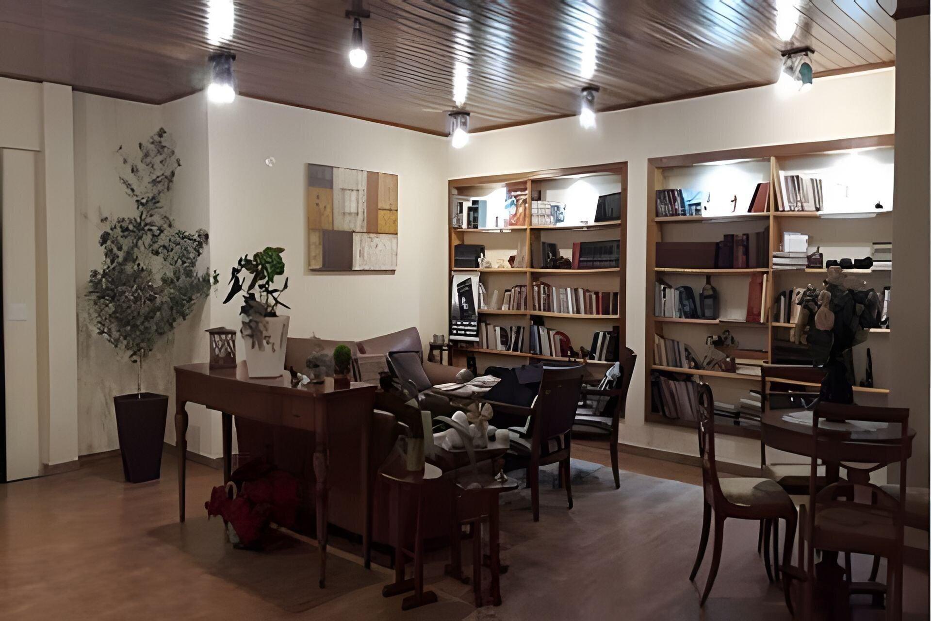 Vista Lobby The Writer"s House
