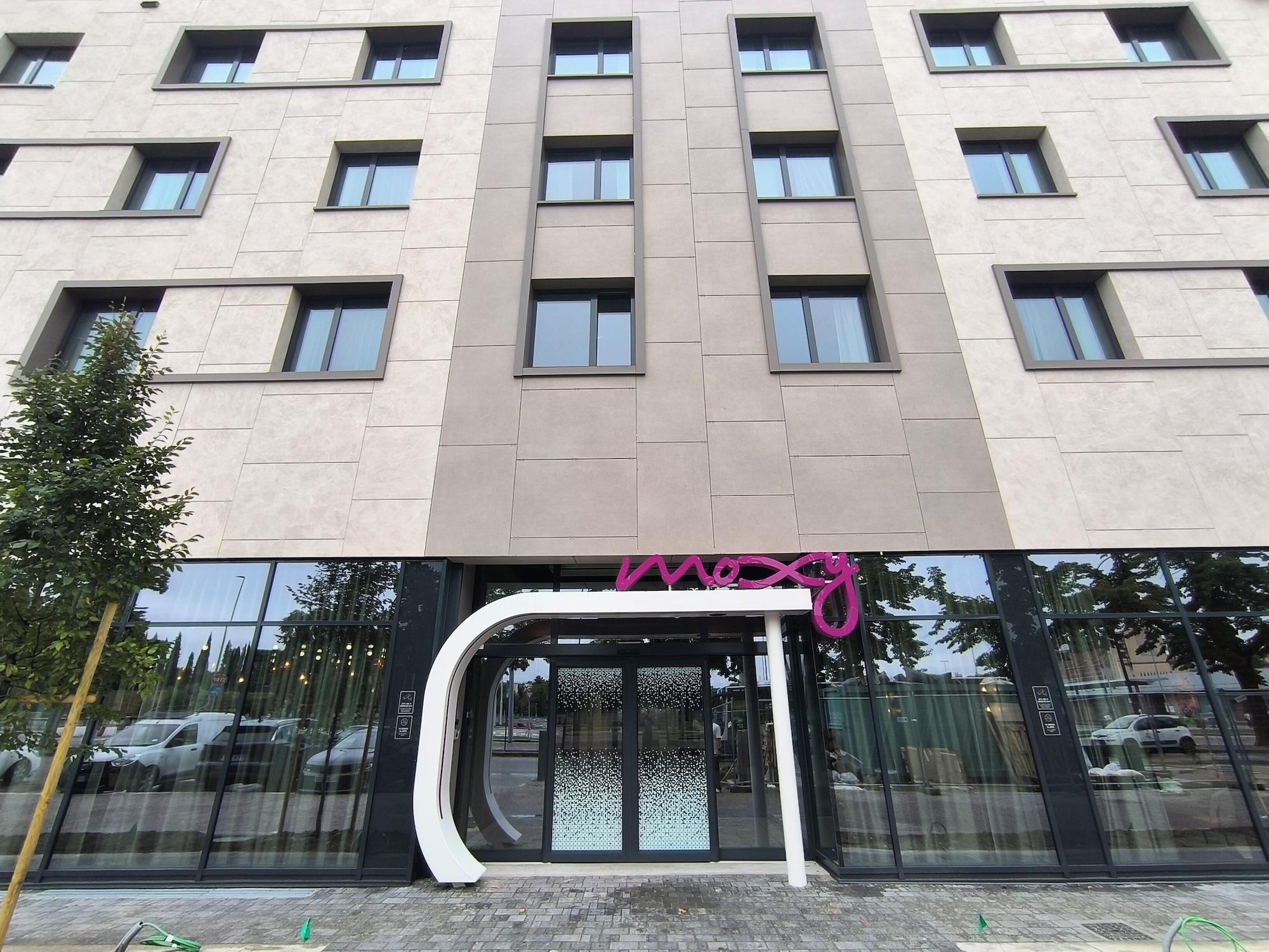 Vista Exterior Moxy Verona