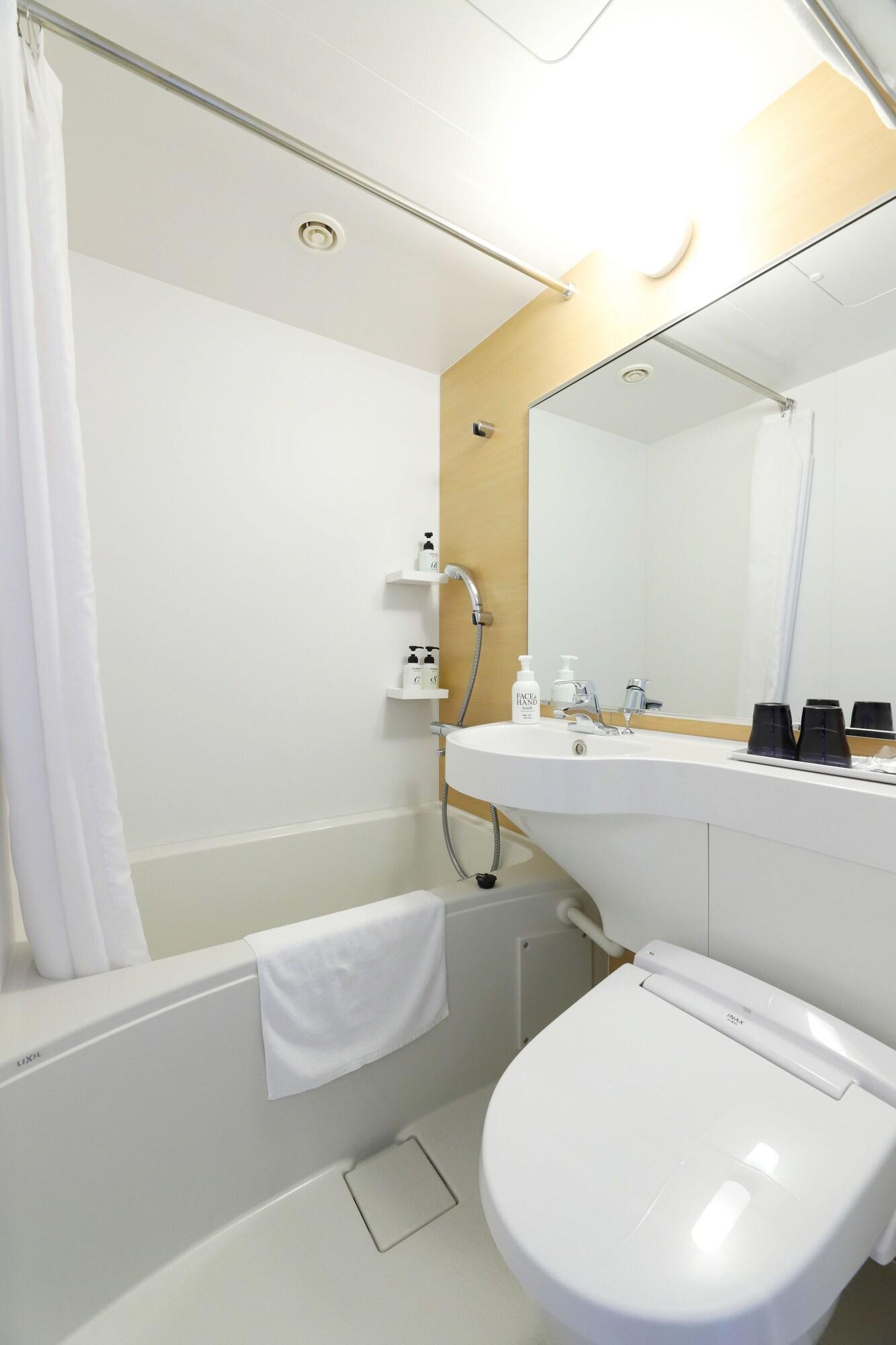 Comodidades do quarto Smile Hotel Shinosaka