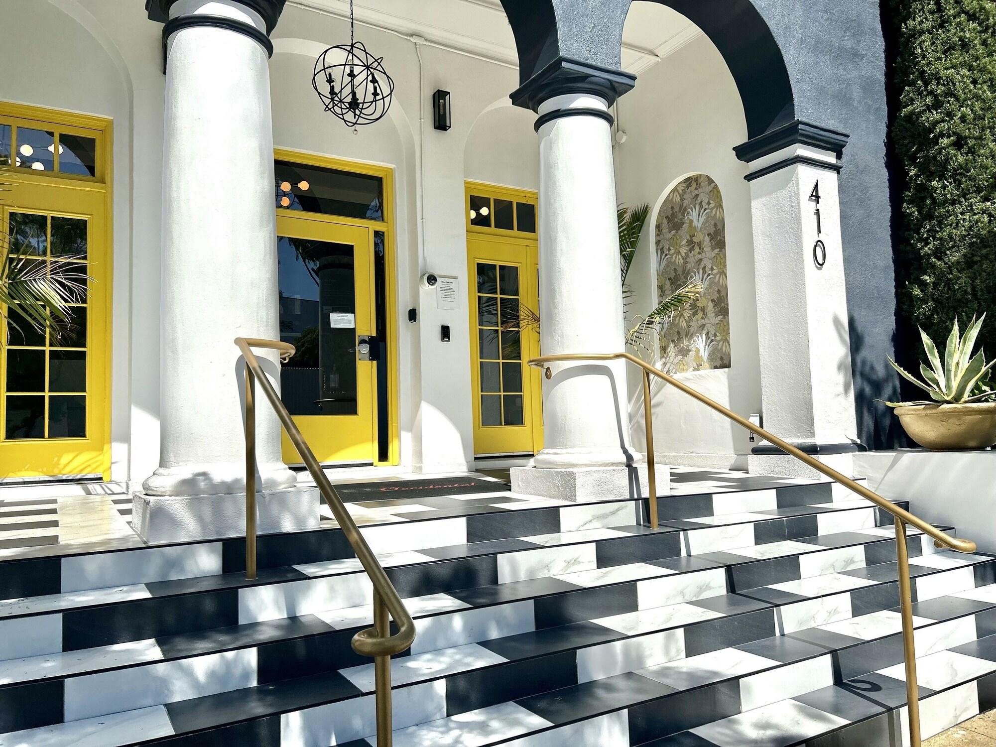 Varios Balboa Park Hotel