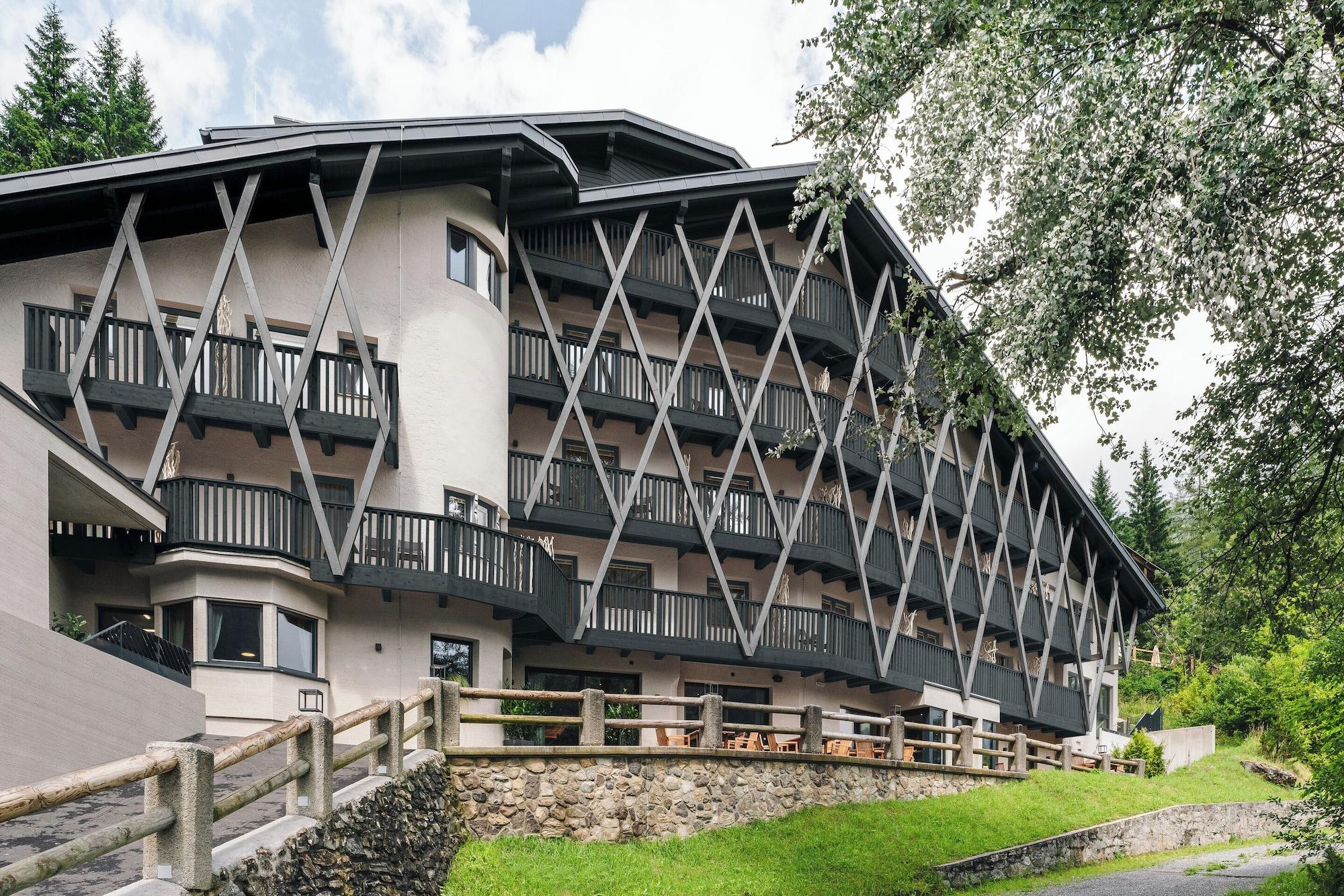 Vista Exterior Arpuria l hidden luxury mountain home | Adults friendly