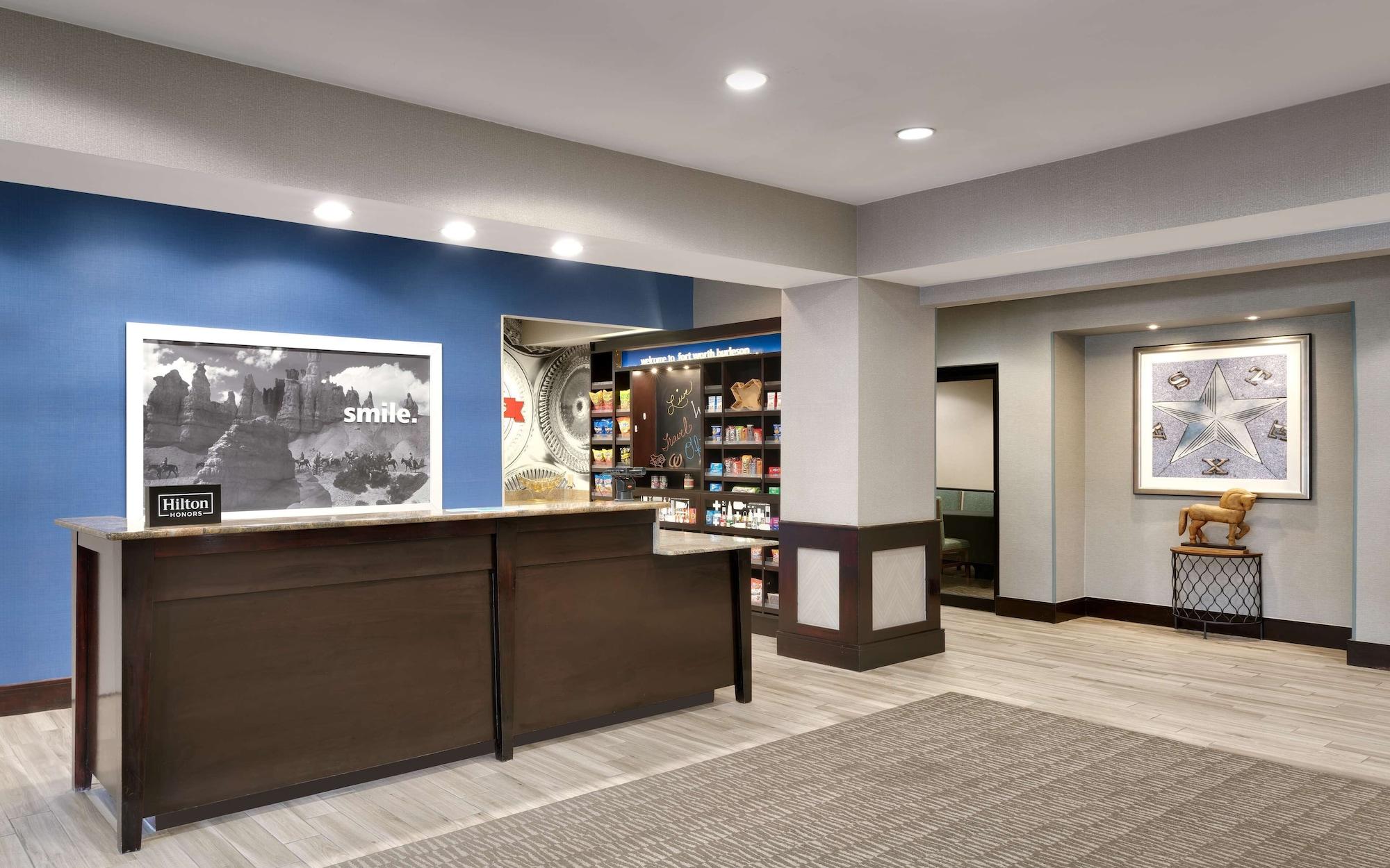 Vista Lobby Hampton Inn & Suites Ft. Worth-Burleson