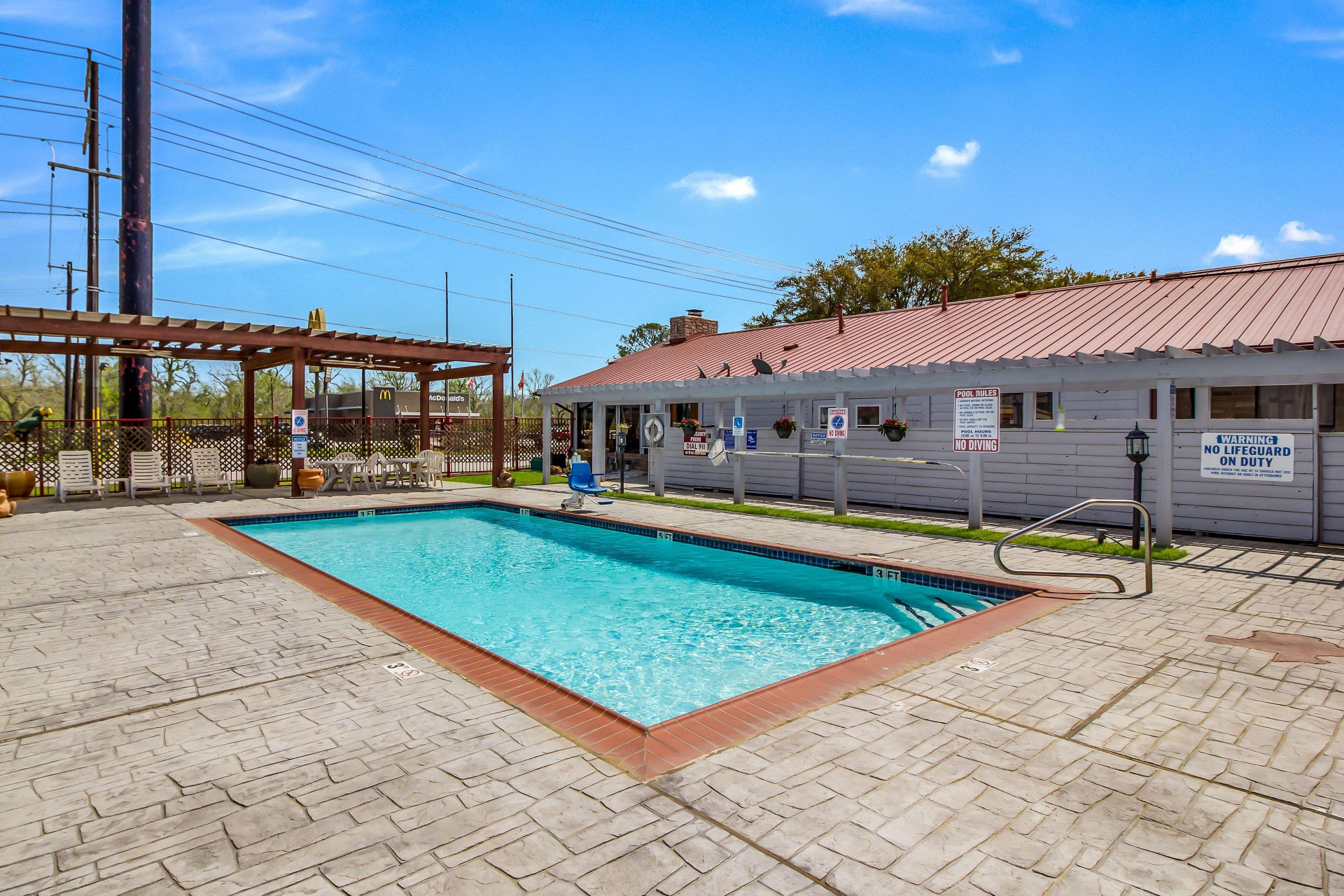 Vista Piscina Americas Best Value Inn Columbus, TX