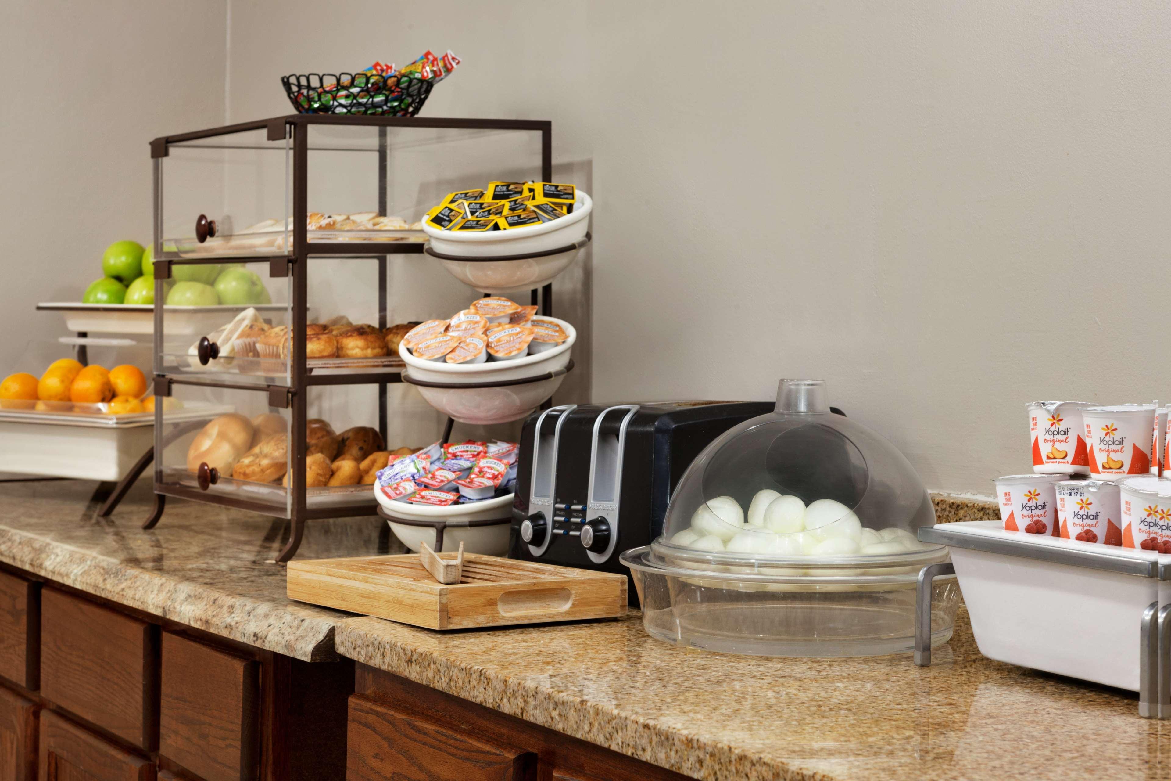 Restaurant Country Inn & Suites by Radisson, Kingsland, GA