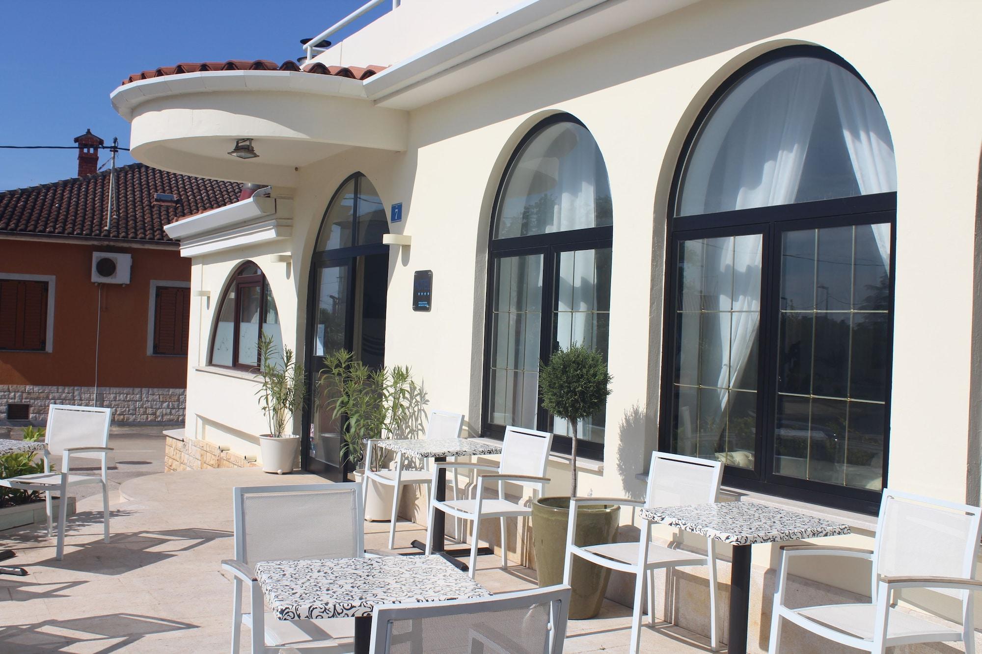 Varios Hotel La Settima Luna