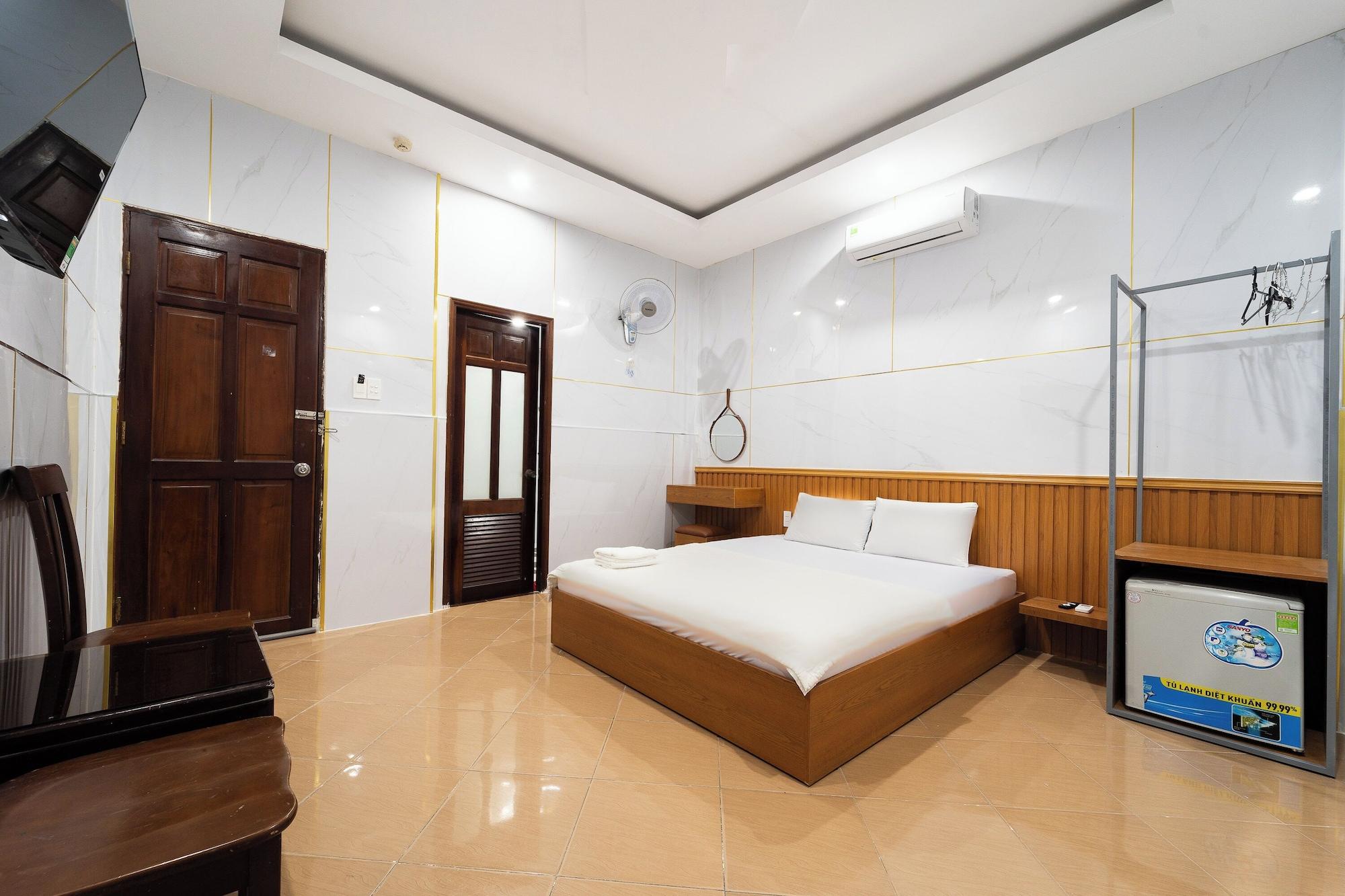 Varios OYO 261 Binh Dung Hotel