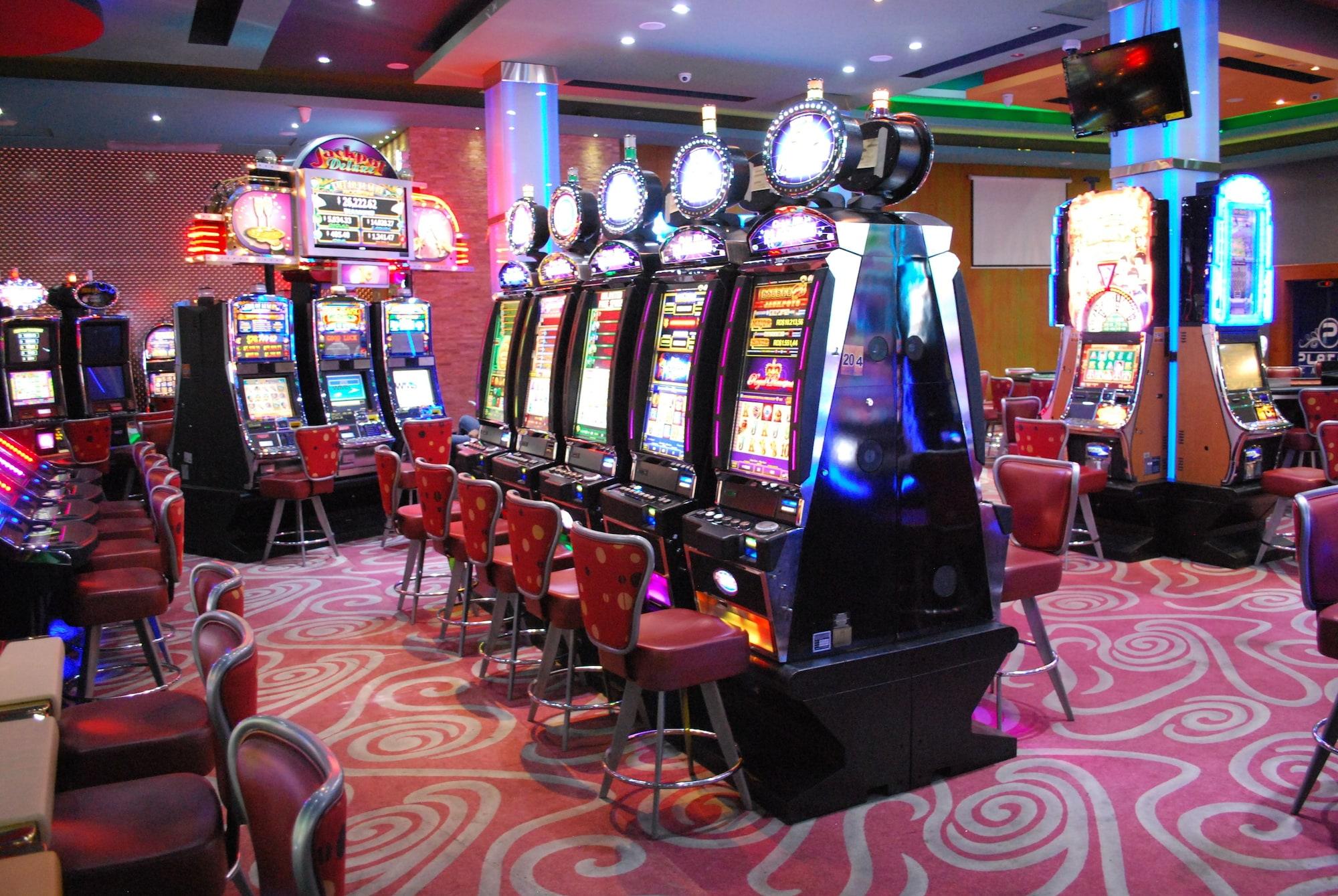 Instalaciones Recreativas Platino Hotel & Casino