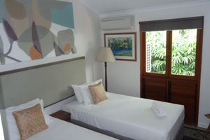 Alquiler Vacacional - Stunning Family Resort Style Home - Swimming Pool + Full Tennis Court