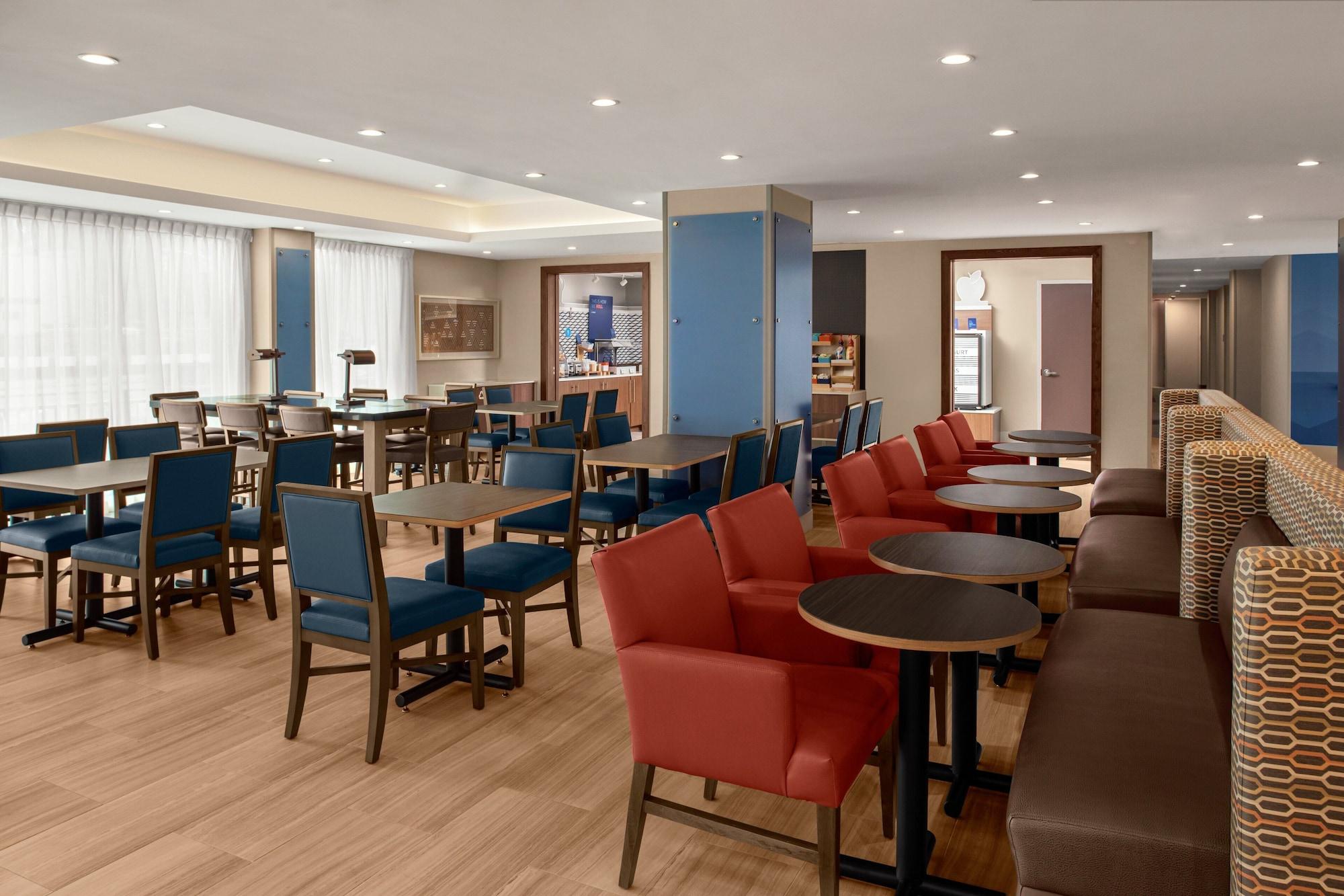 Restaurant Holiday Inn Express & Suites Woodside LaGuardia Airport by IHG