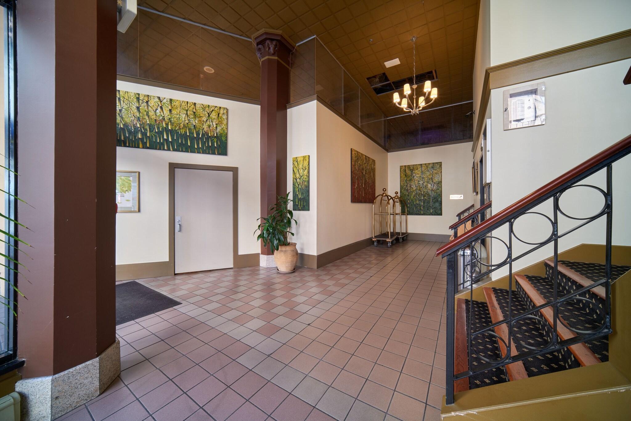 Vista Exterior Bedford Regency Hotel