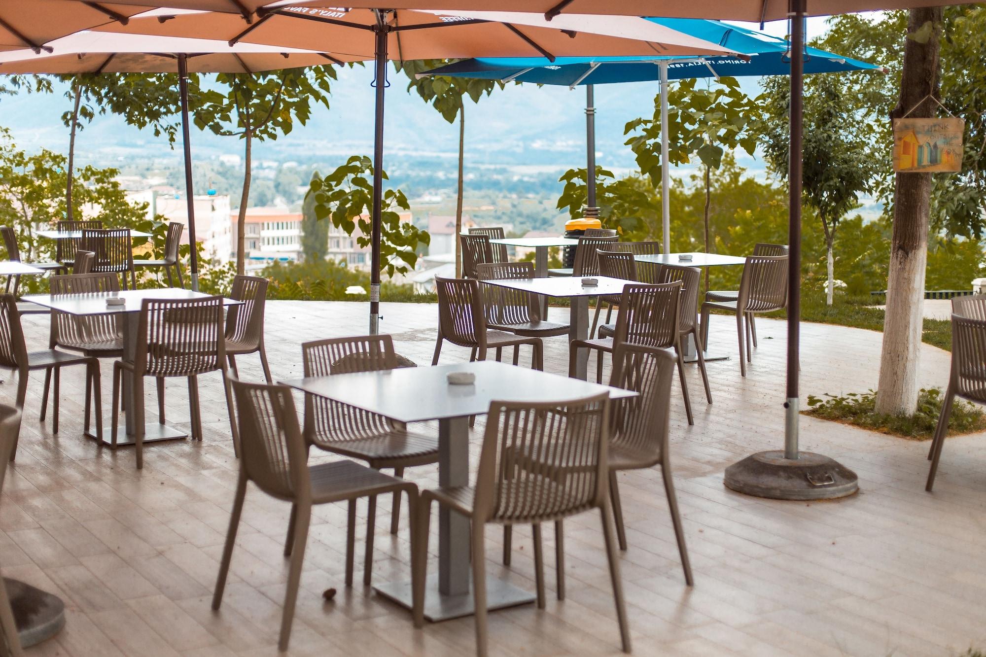 Bar/Salón Hotel Turizem Shkelzeni