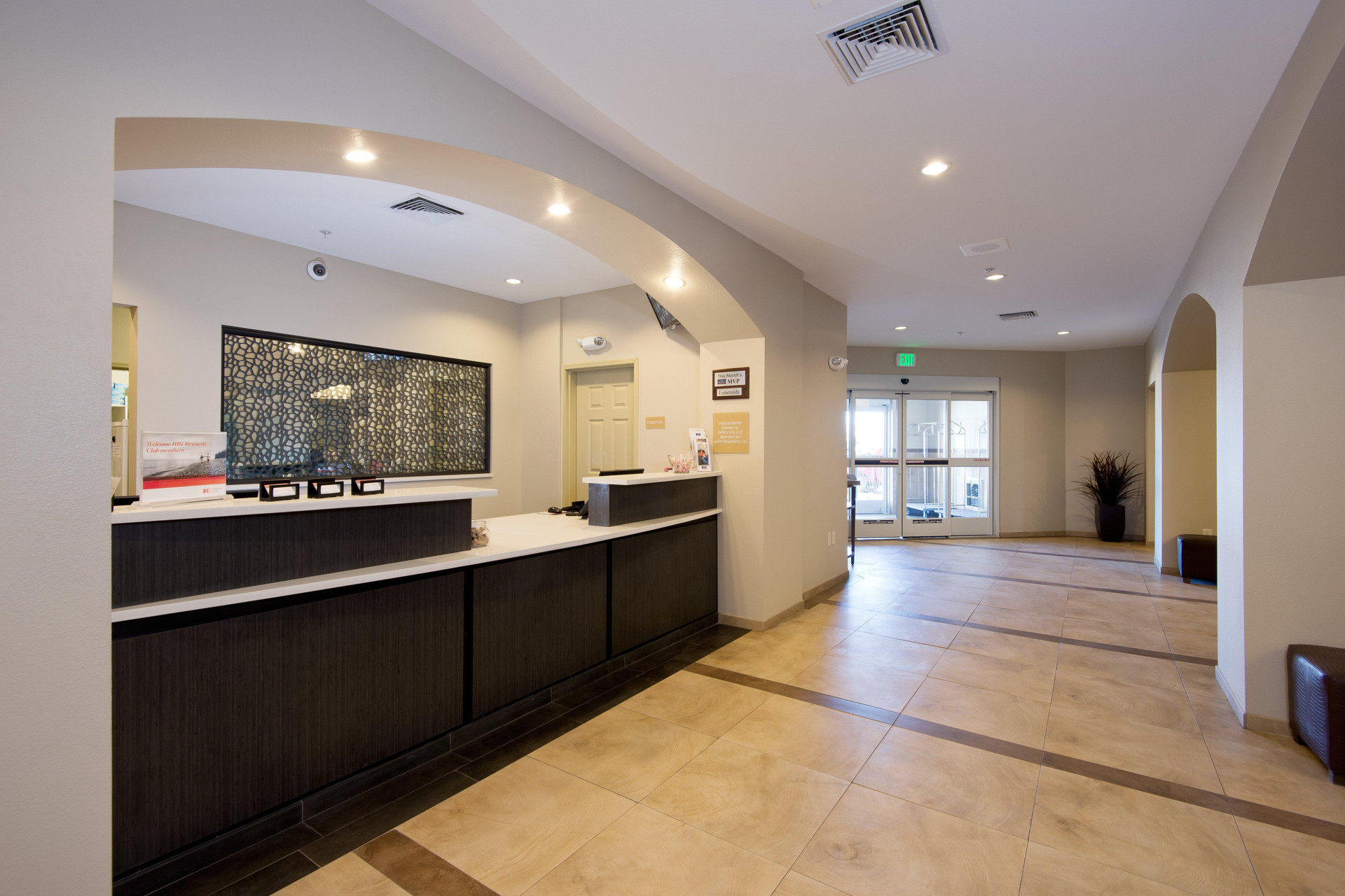 Vista Exterior Candlewood Suites Greeley