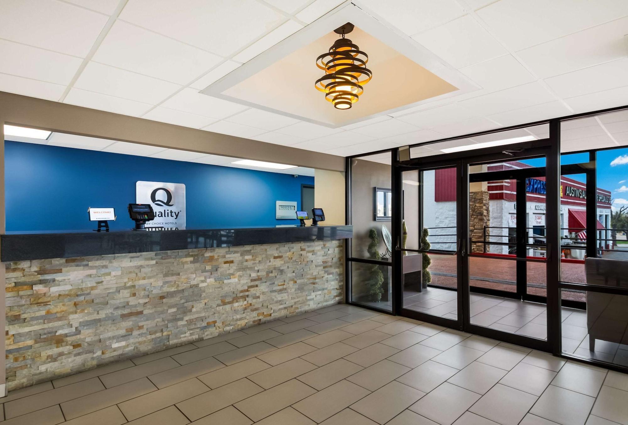 Vista Lobby Quality Inn & Suites Round Rock - Austin North