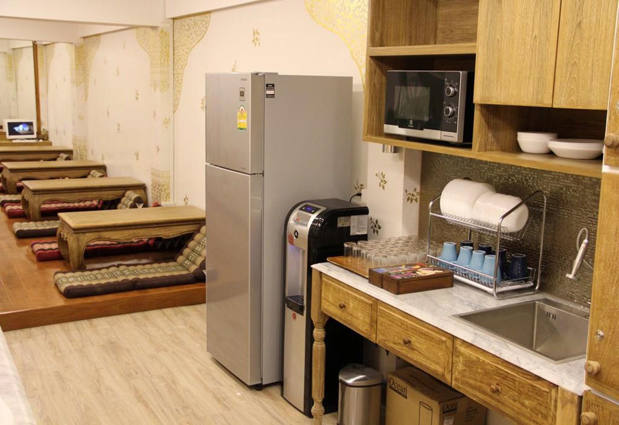 Instalaciones Recreativas Mariya Lady Hostel At Suvarnabhumi Airport - Female Only