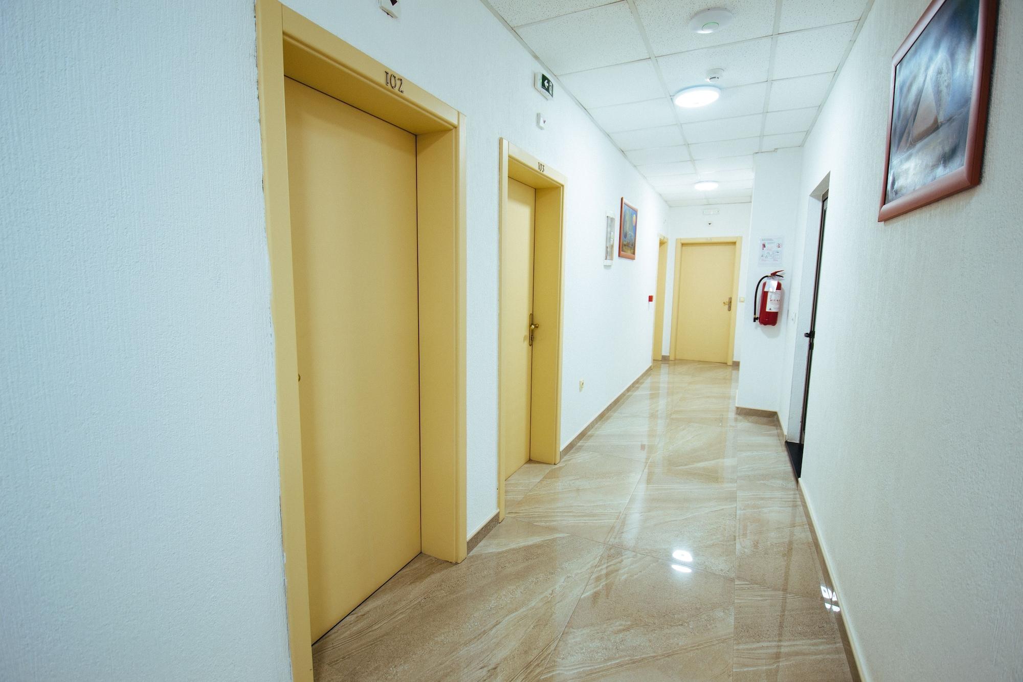 Varios Hotel Kristal Palas