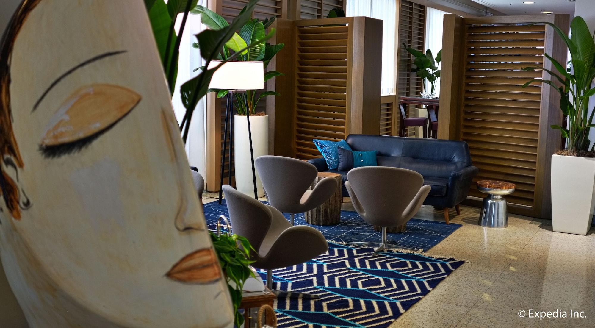 Vista Lobby Marseilles Beachfront Hotel