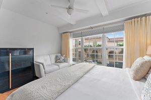 Alquiler Vacacional - Perfect Palm Beach Location.
Classic, spacious  1-bedroom condo, suite with AC.