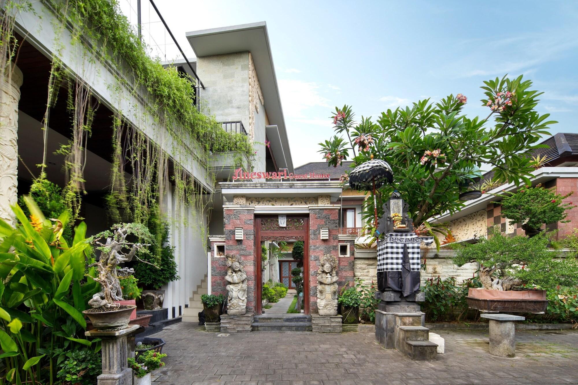 Vista Exterior Jineswari Kuta