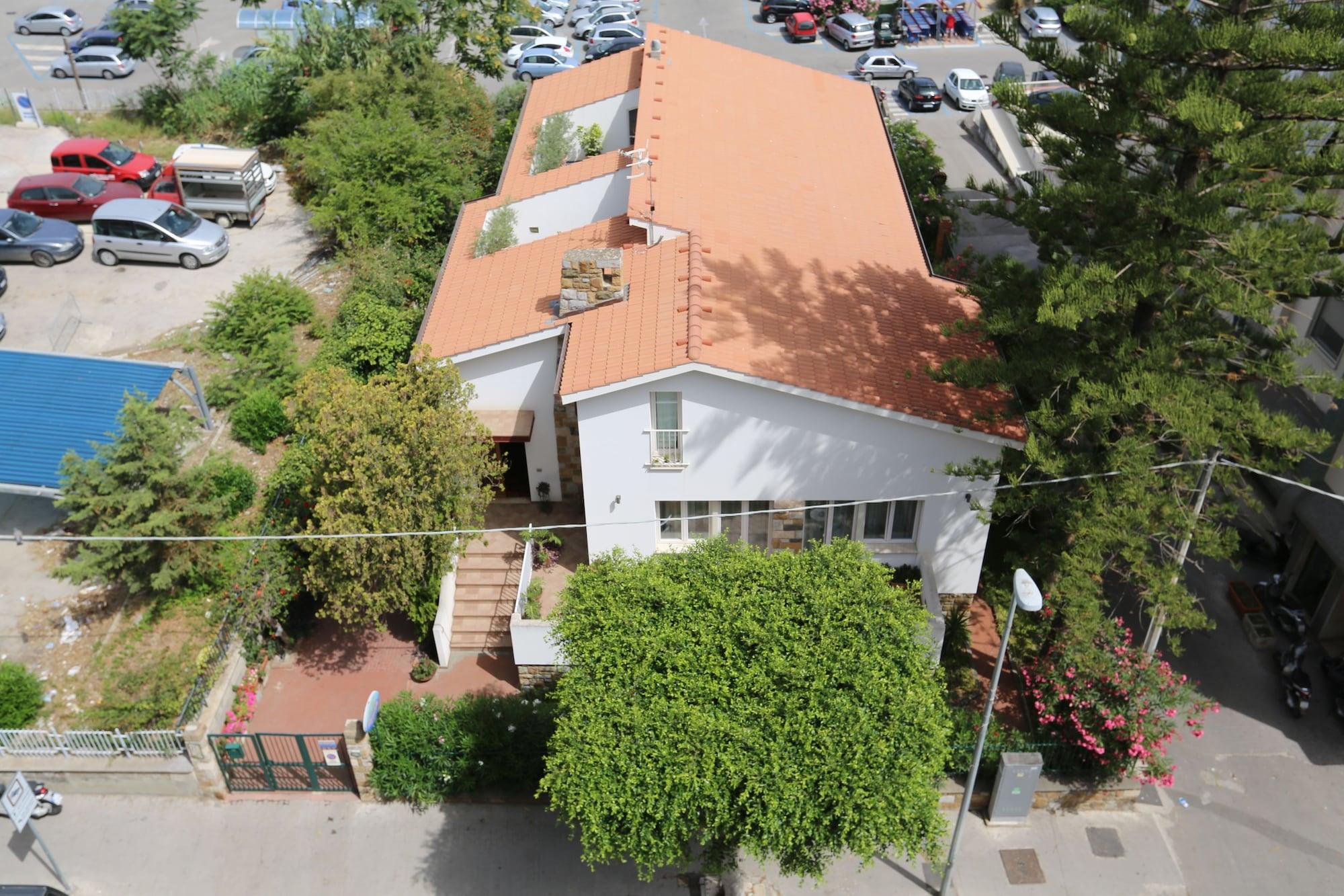 Varios Lumachella B&B