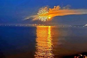 Alquiler Vacacional - Waterfront Oasis, Sleeps 7 w/3beds overlooking the Chesapeake Bay in North Beach