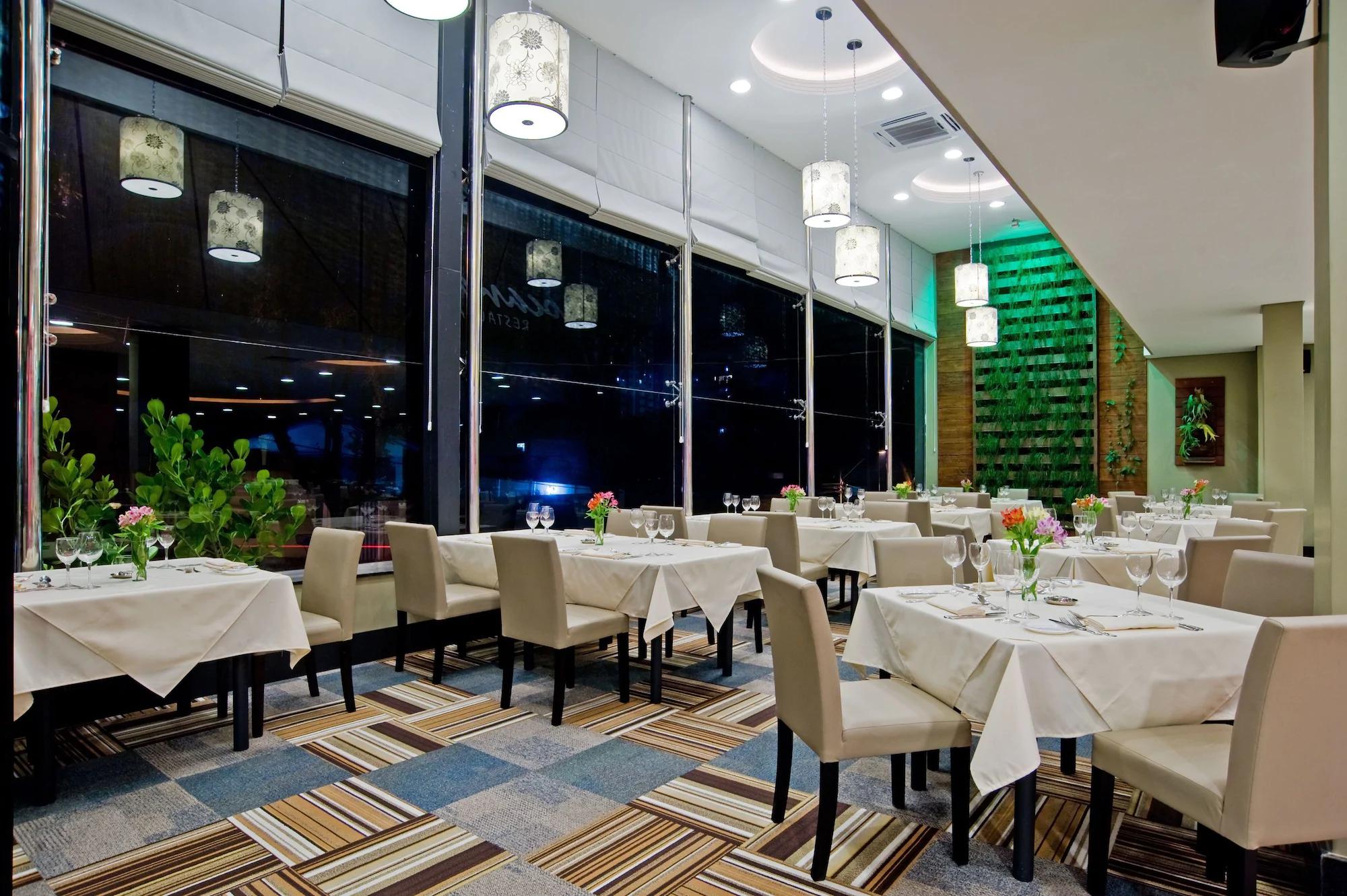 Restaurant Wyndham Golden Foz Suites